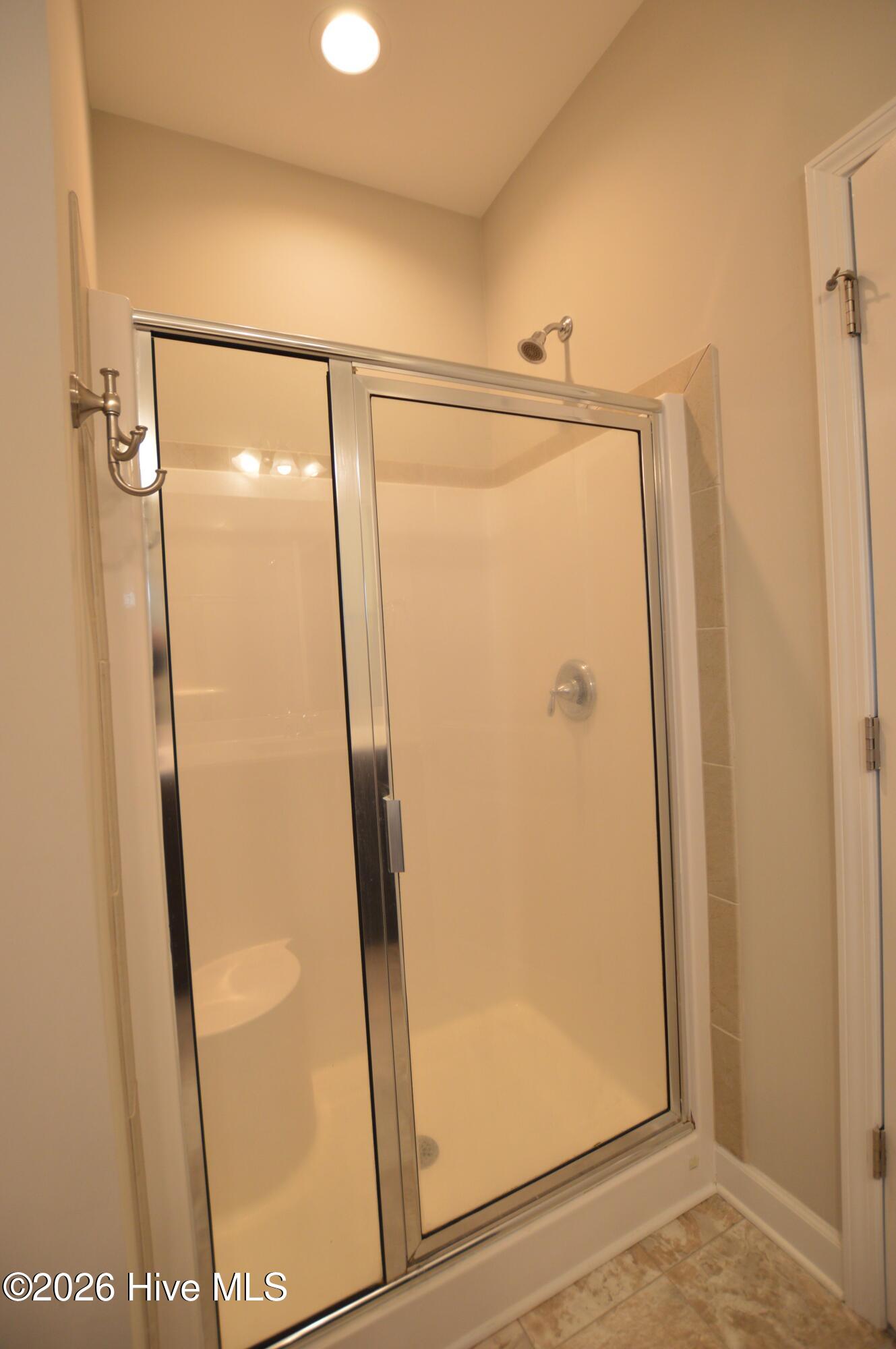 100562779 | Photo 19