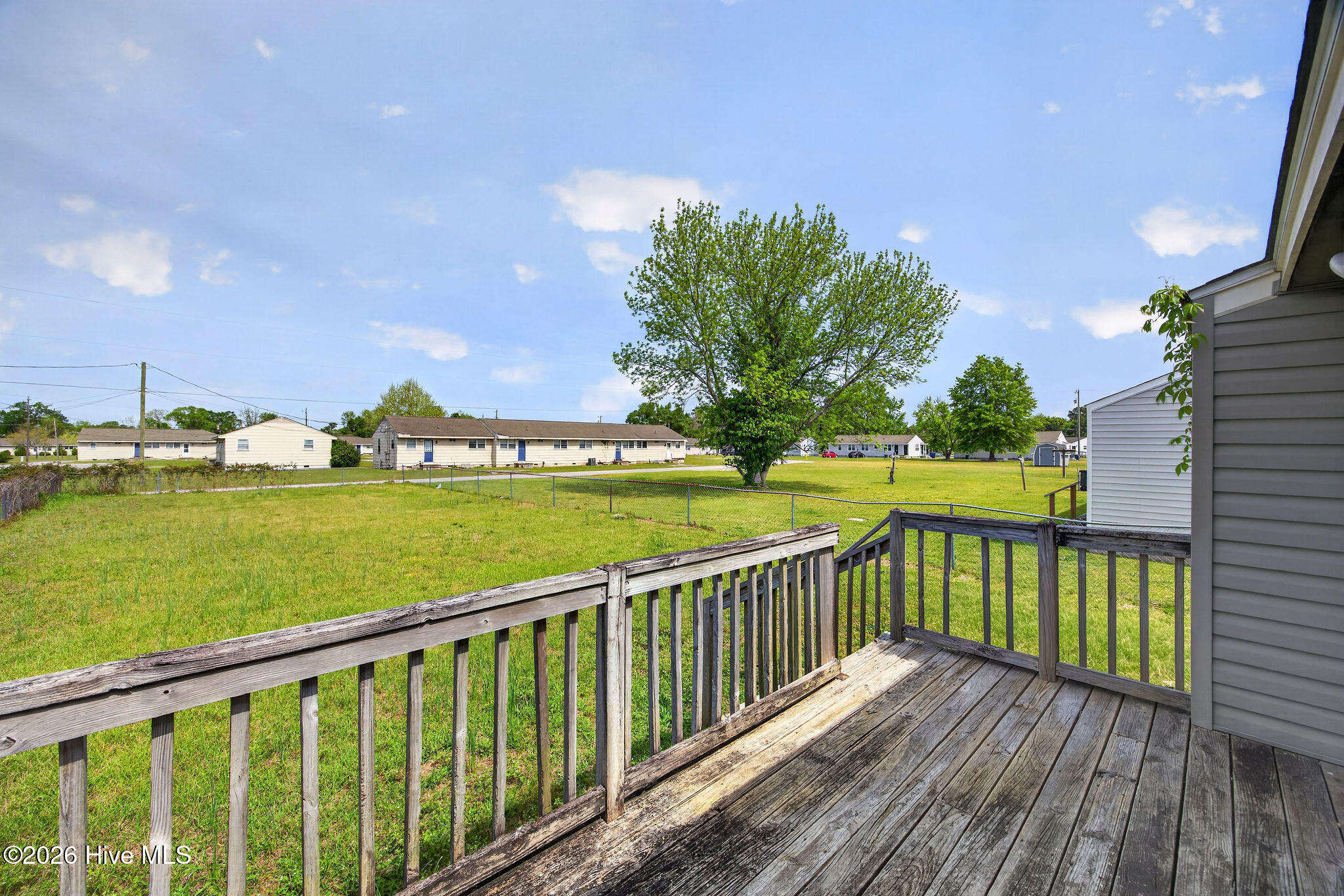 100567273 | Photo 23