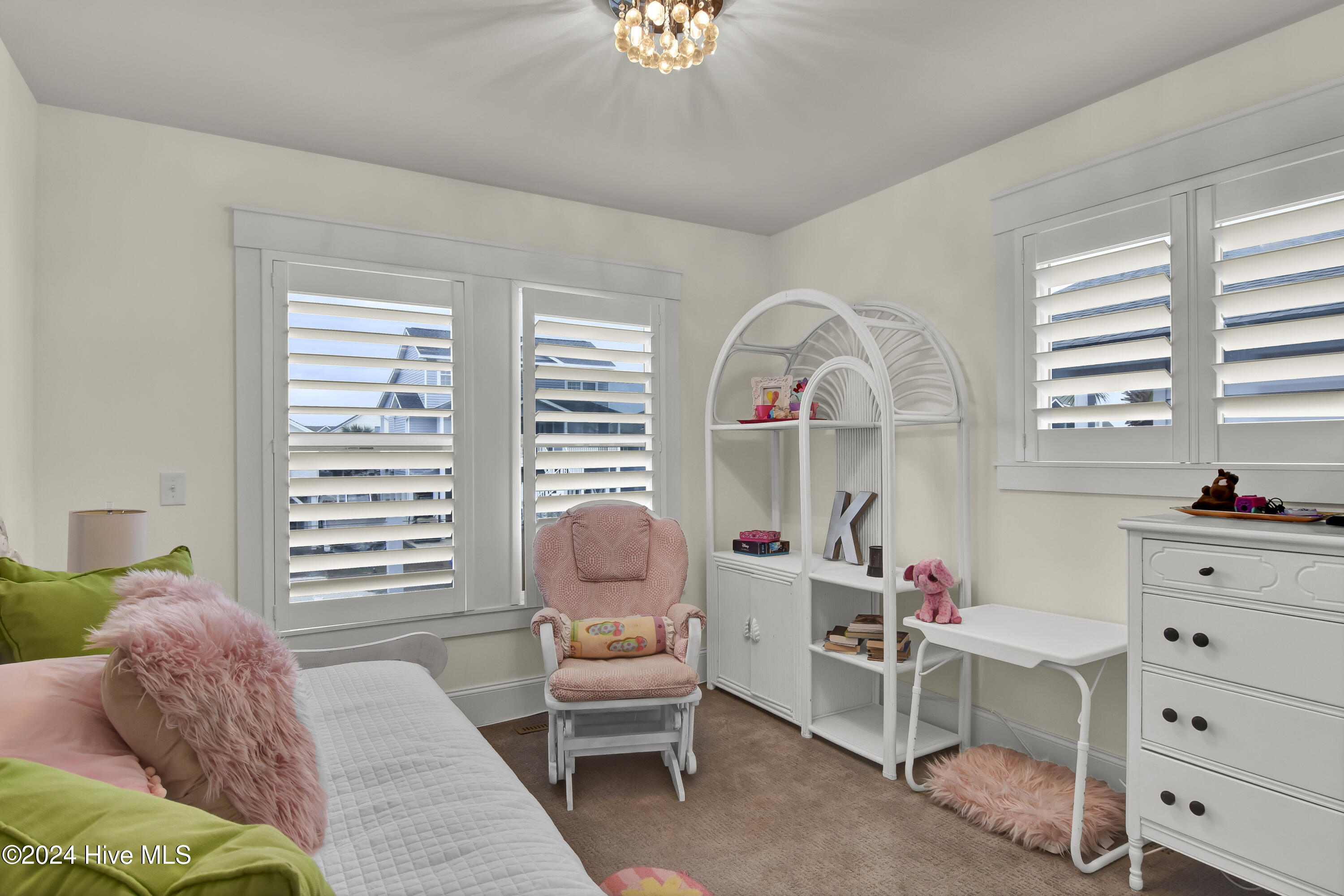 100512671 | Photo 25