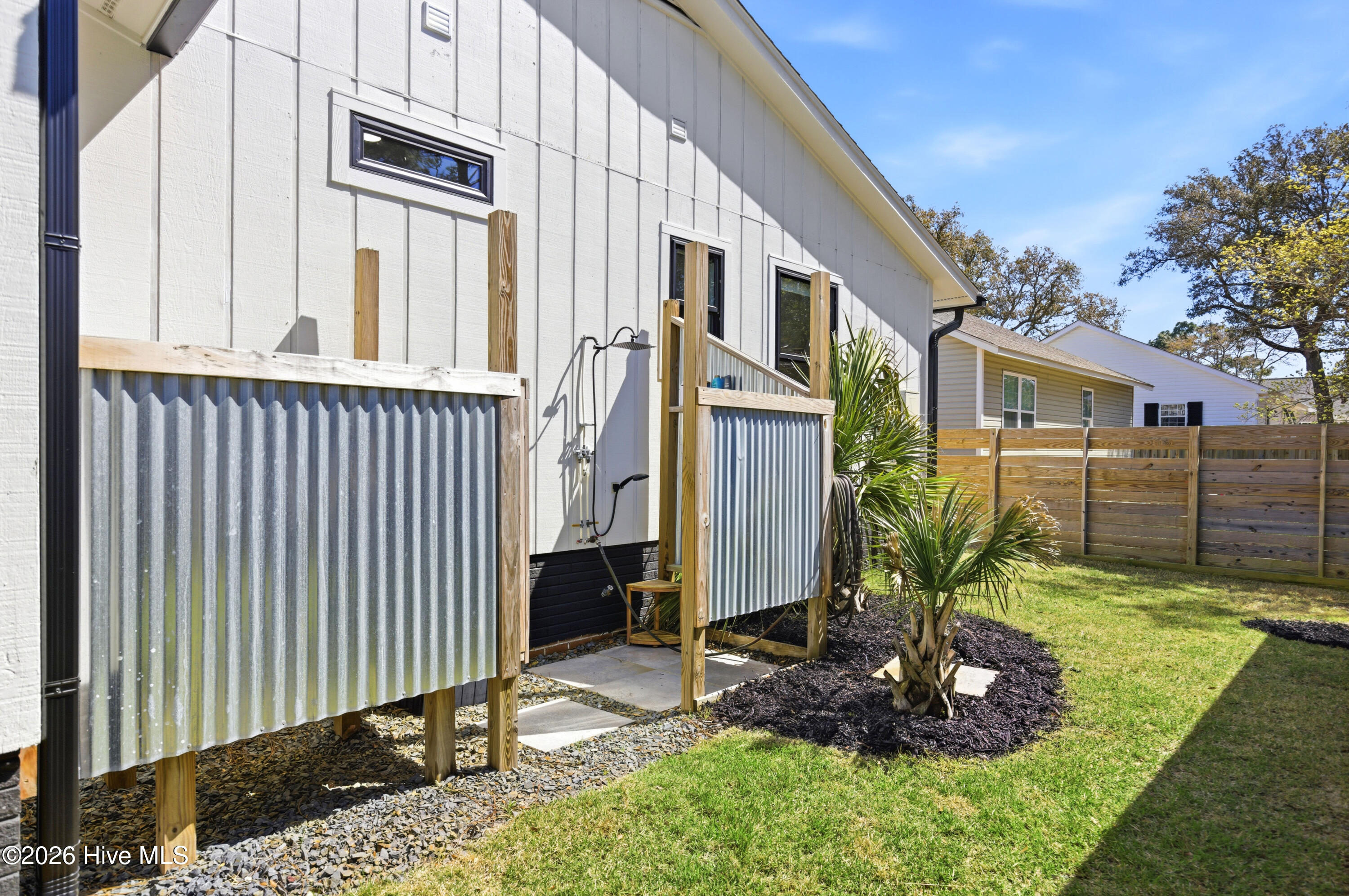 100564276 | Photo 47