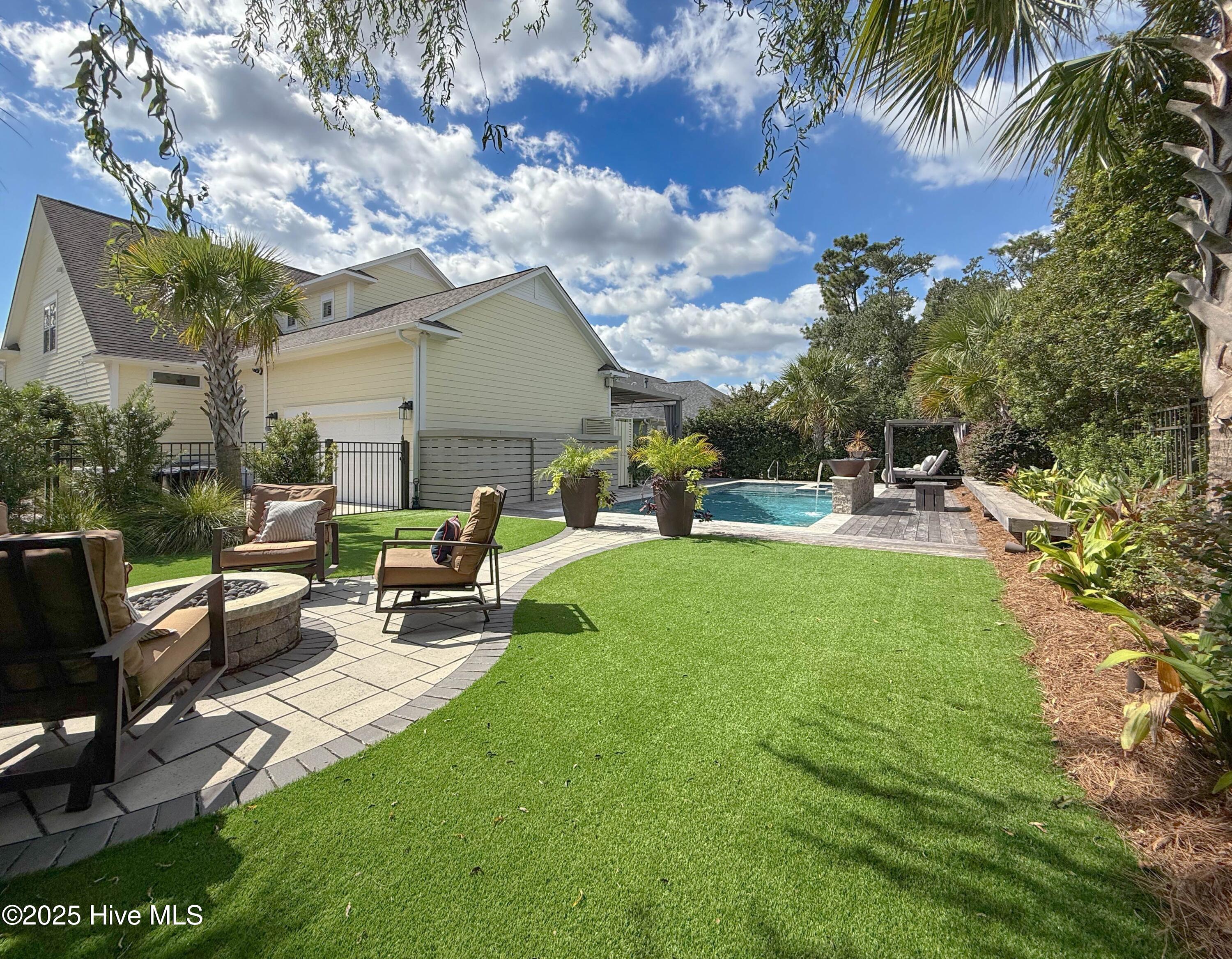 100534073 | Photo 38