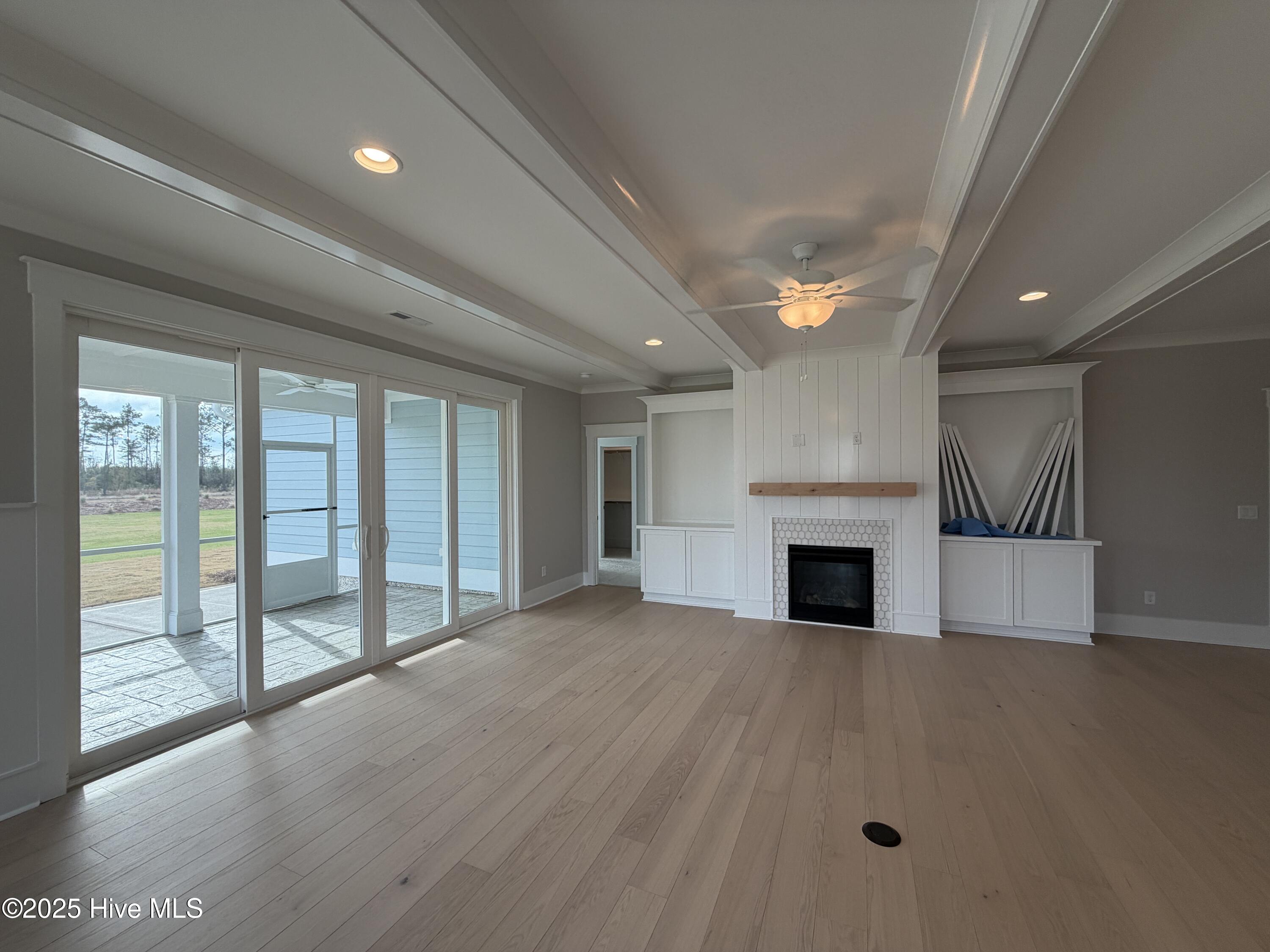 100531955 | Photo 21