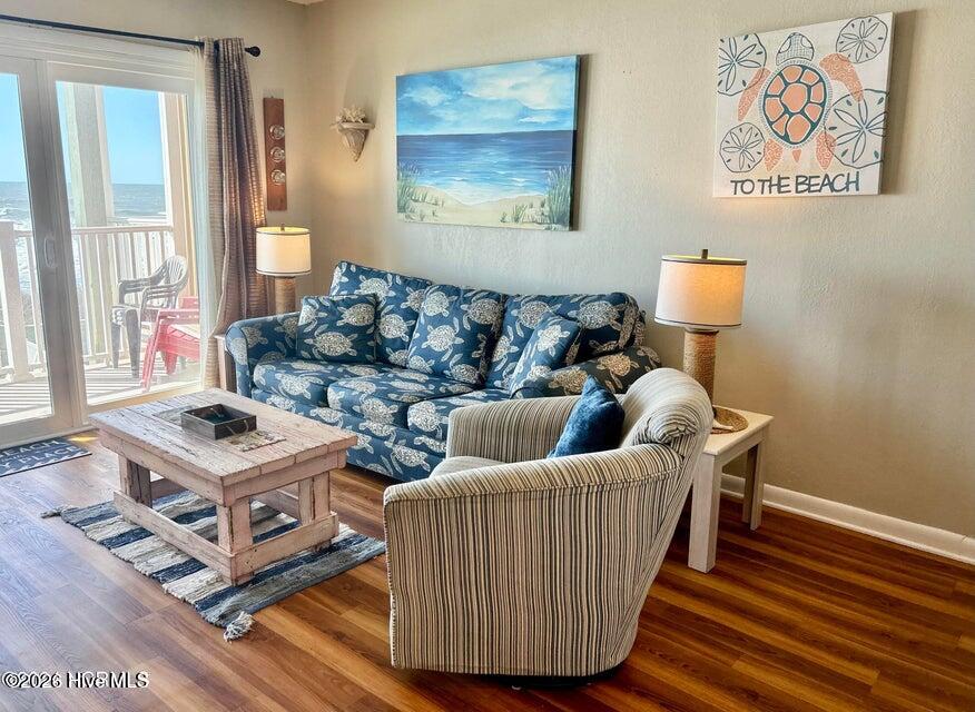 100548316 | Photo 12