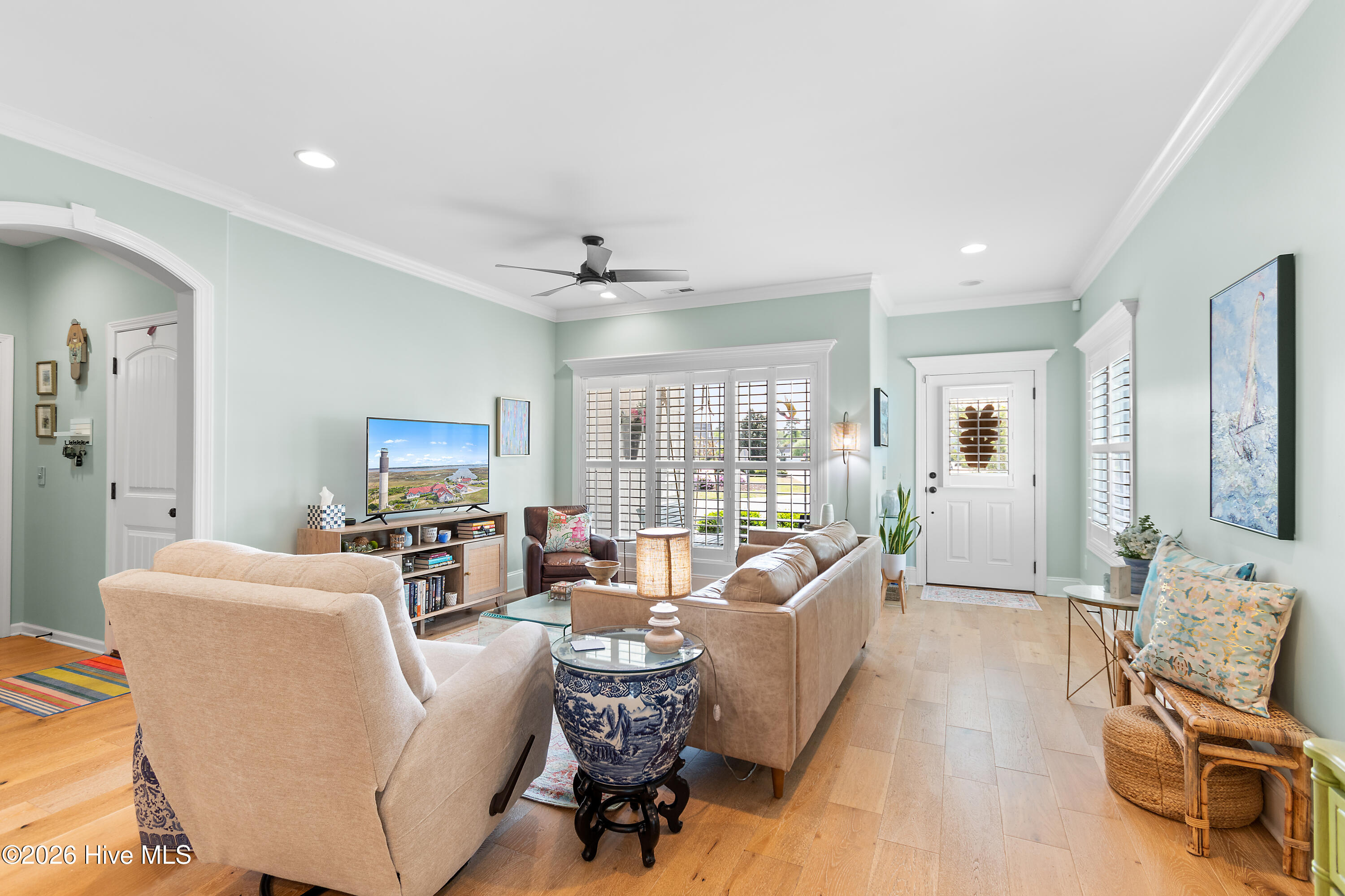 100566075 | Photo 11