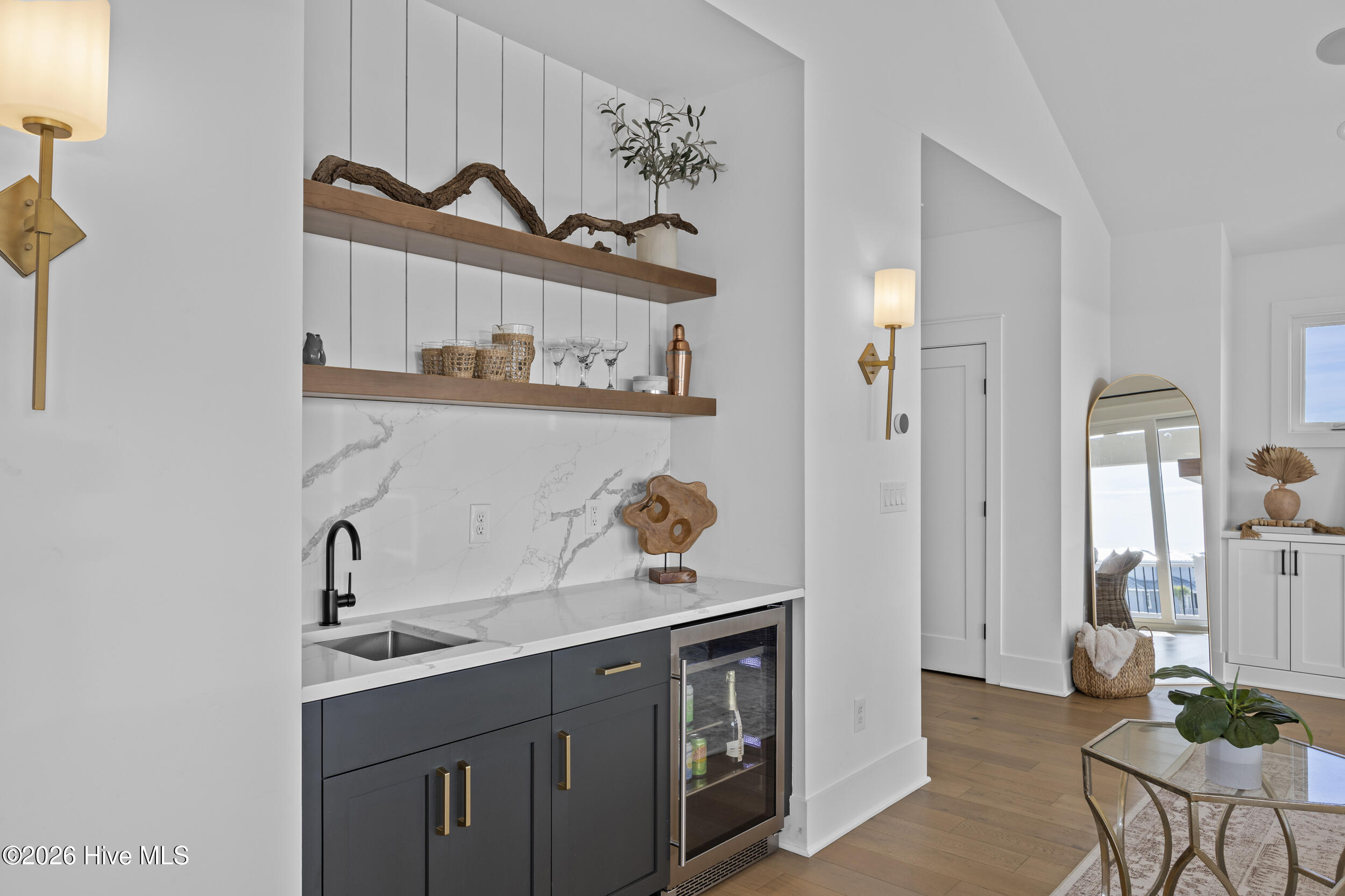 100551268 | Photo 24