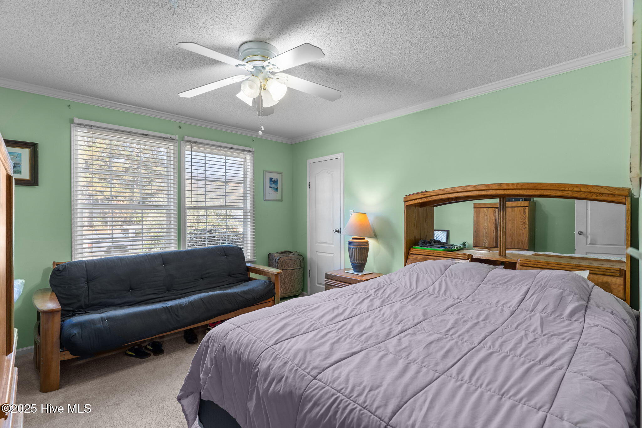 100535102 | Photo 25