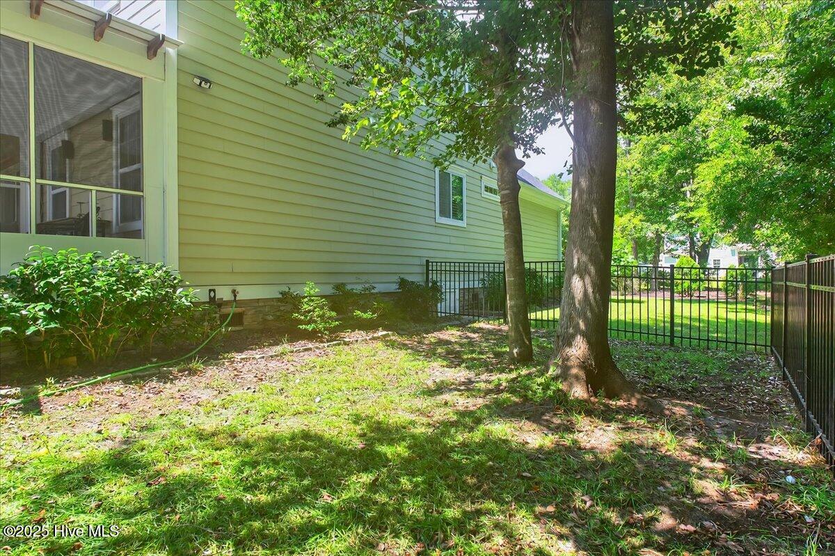 100523832 | Photo 94