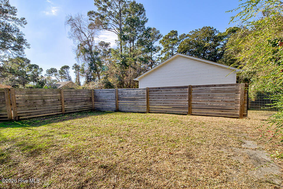 100550218 | Photo 26