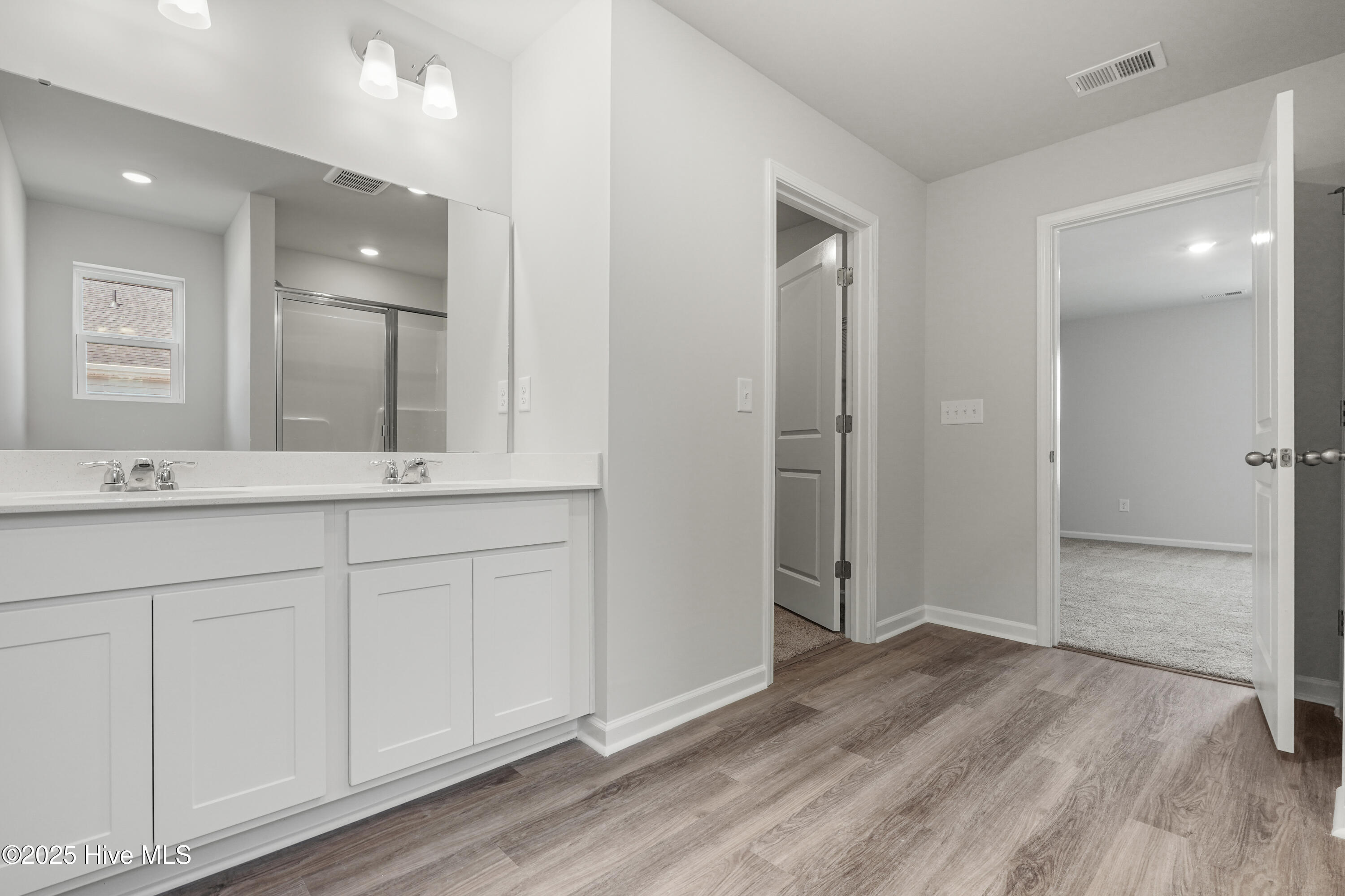 100544372 | Photo 16