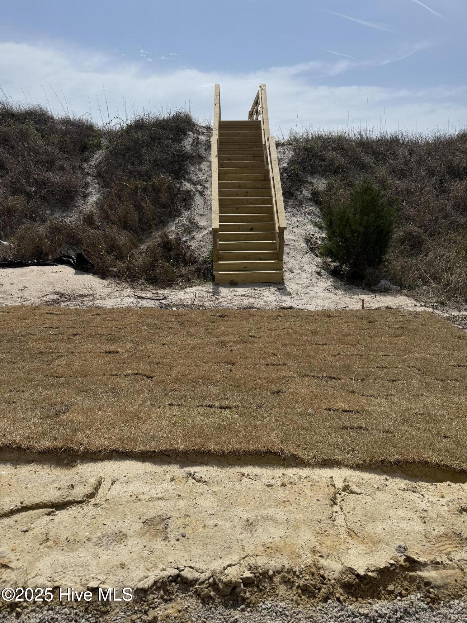 100498103 | Photo 13