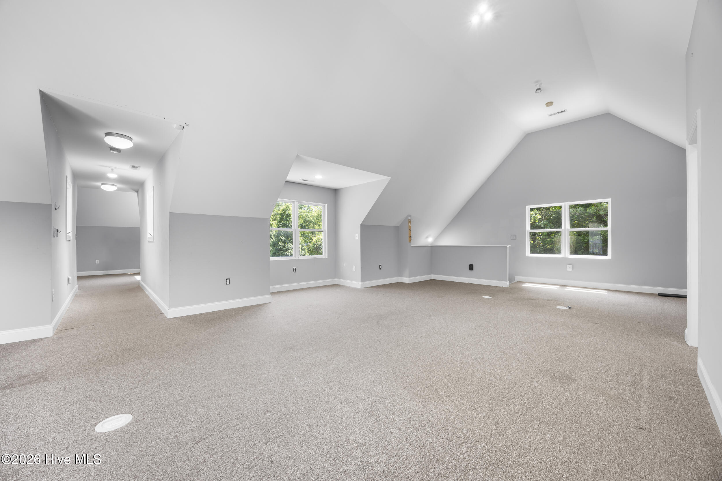 100569624 | Photo 41