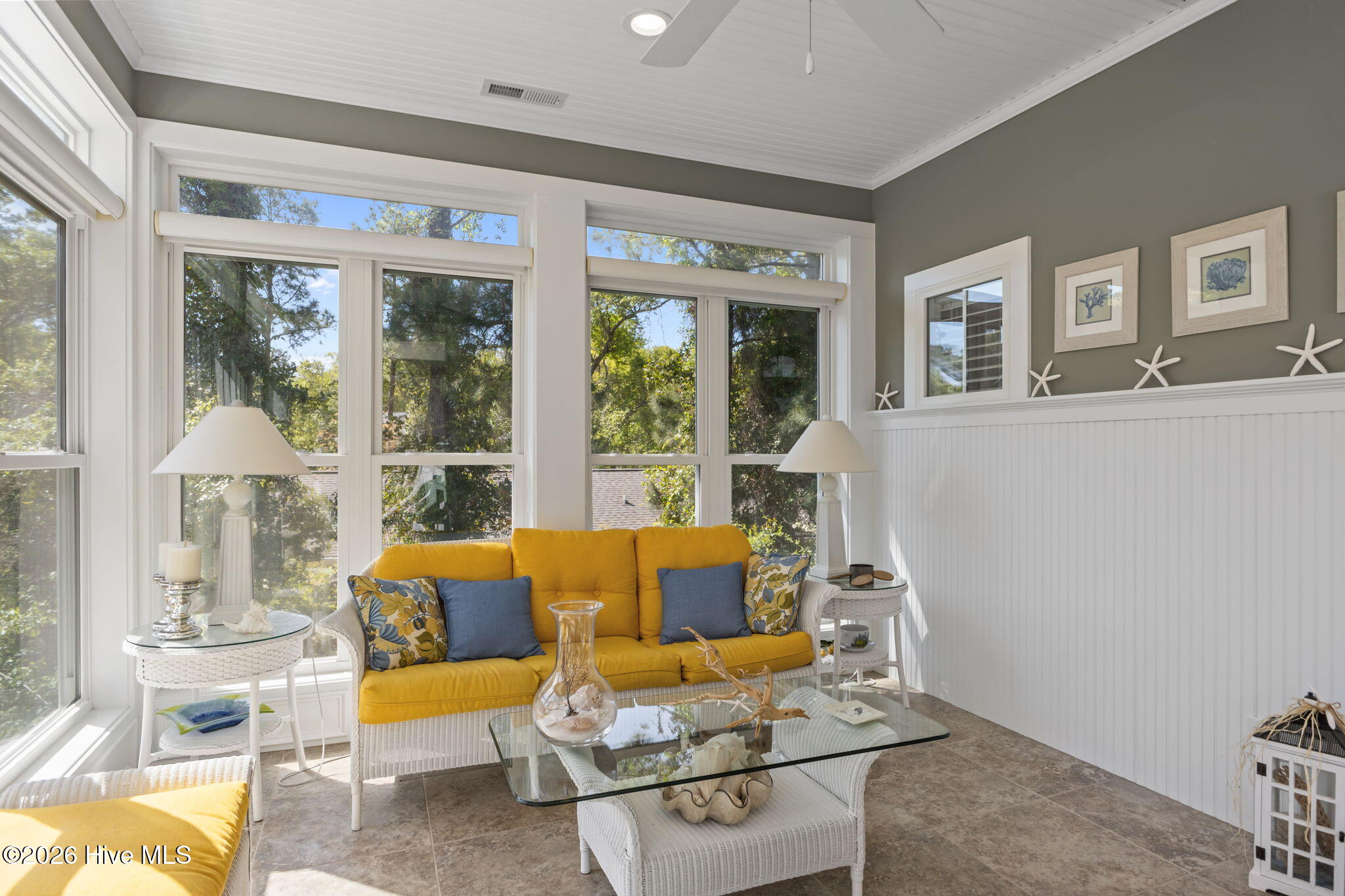 100562020 | Photo 23