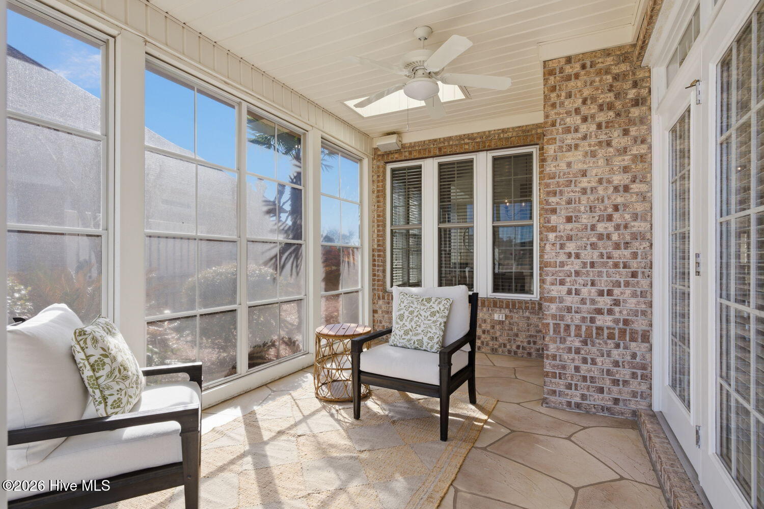 100555099 | Photo 34