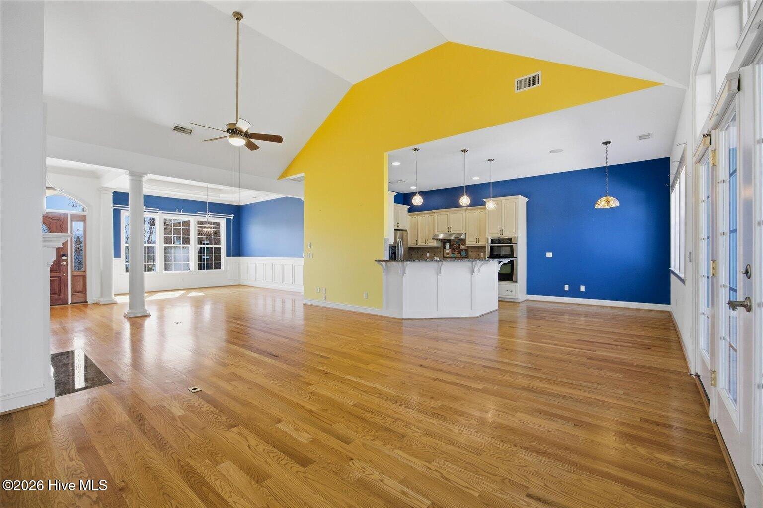 100557521 | Photo 11