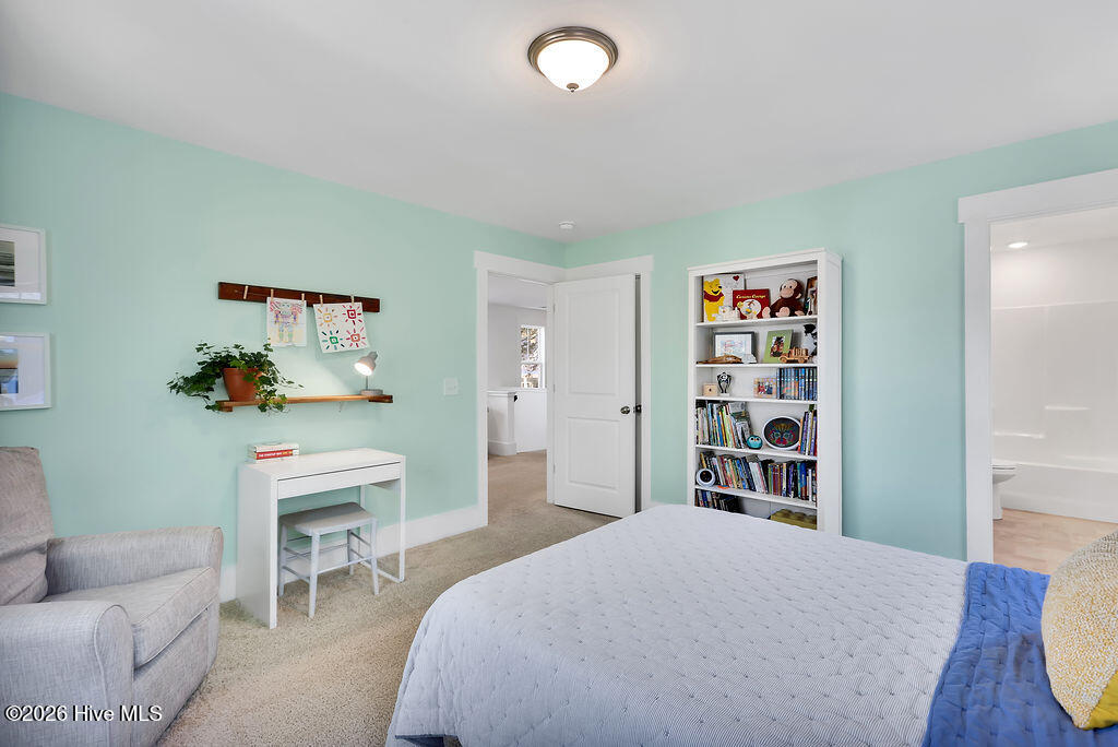 100549849 | Photo 29