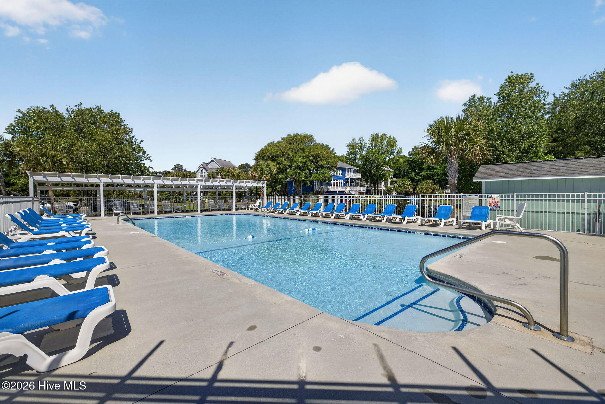 100570117 | Photo 57