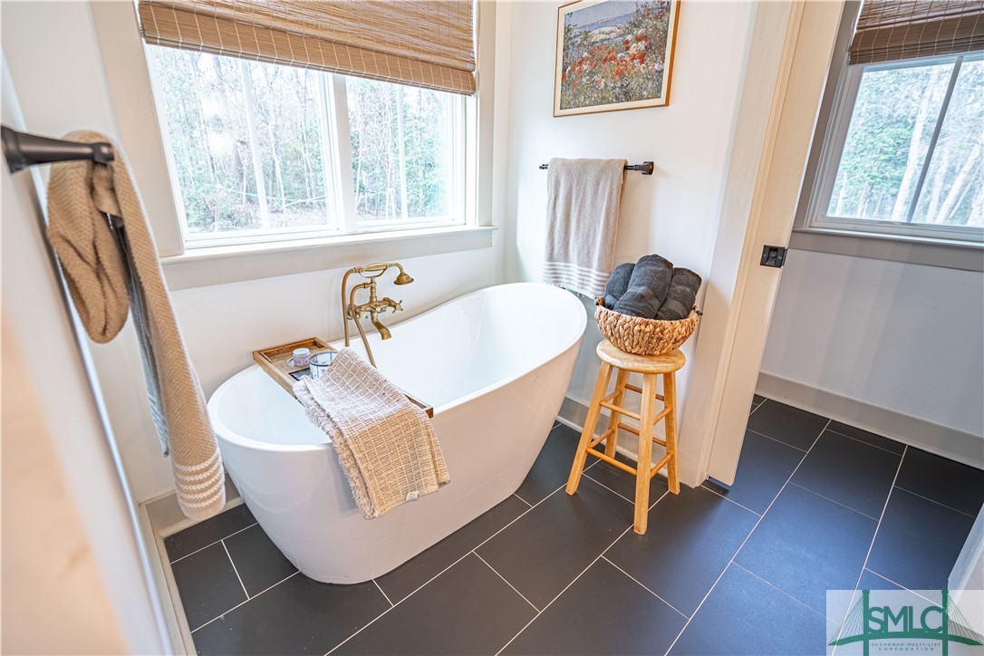 Soaking Tub Primary