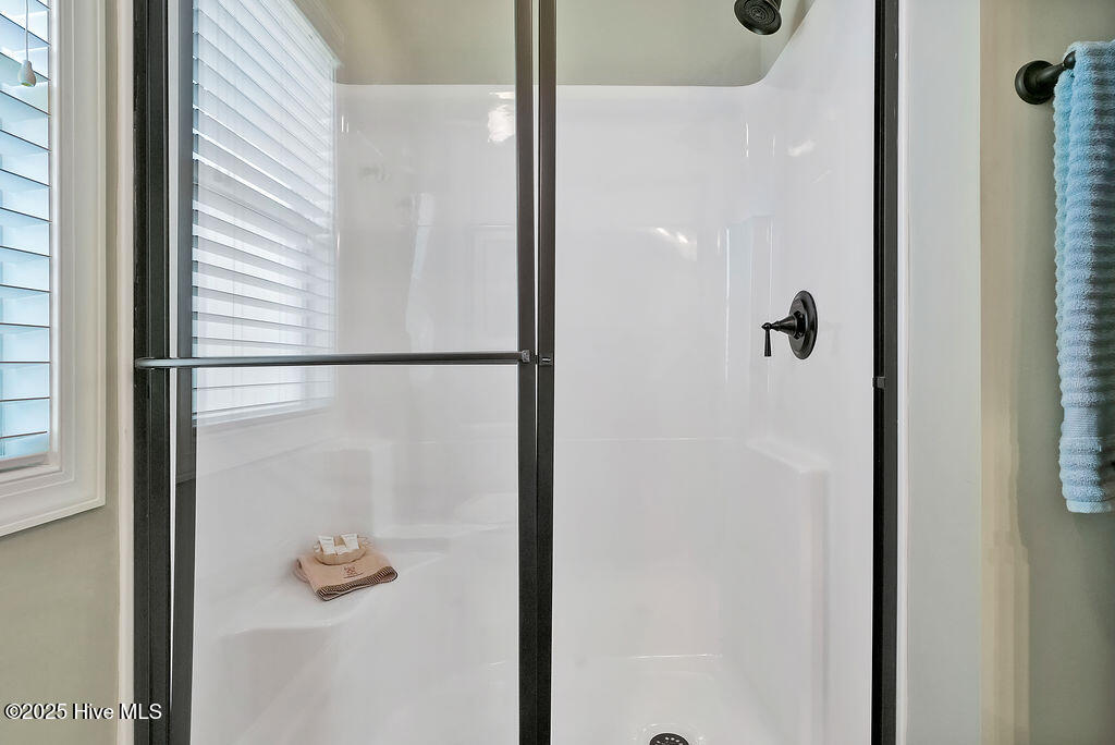 100527649 | Photo 27