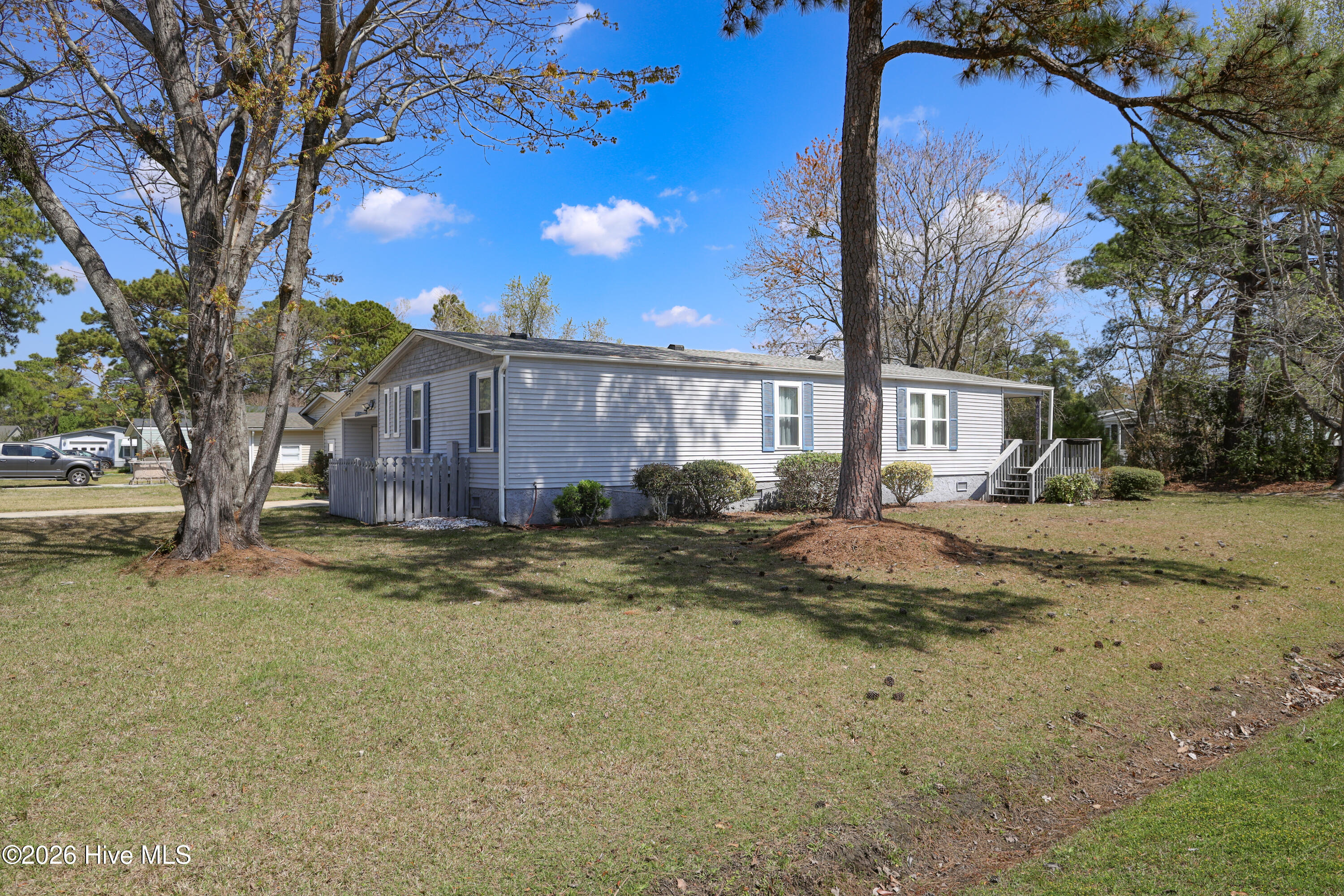 100563984 | Photo 58