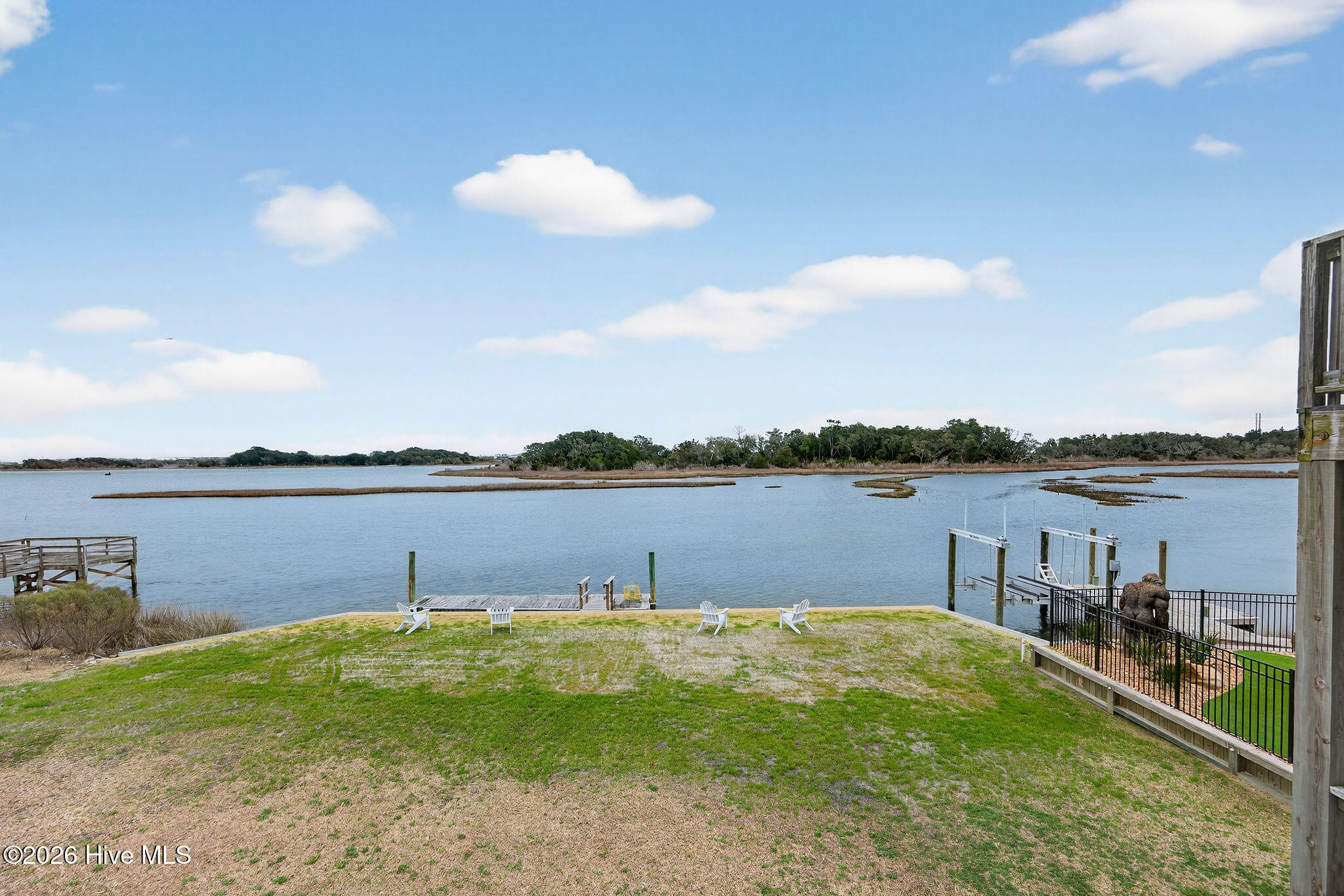 100558611 | Photo 71