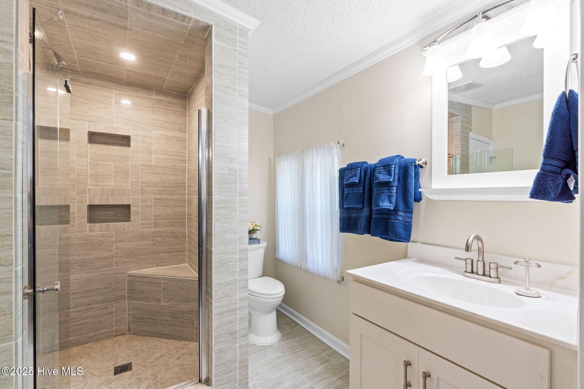 100515279 | Photo 30