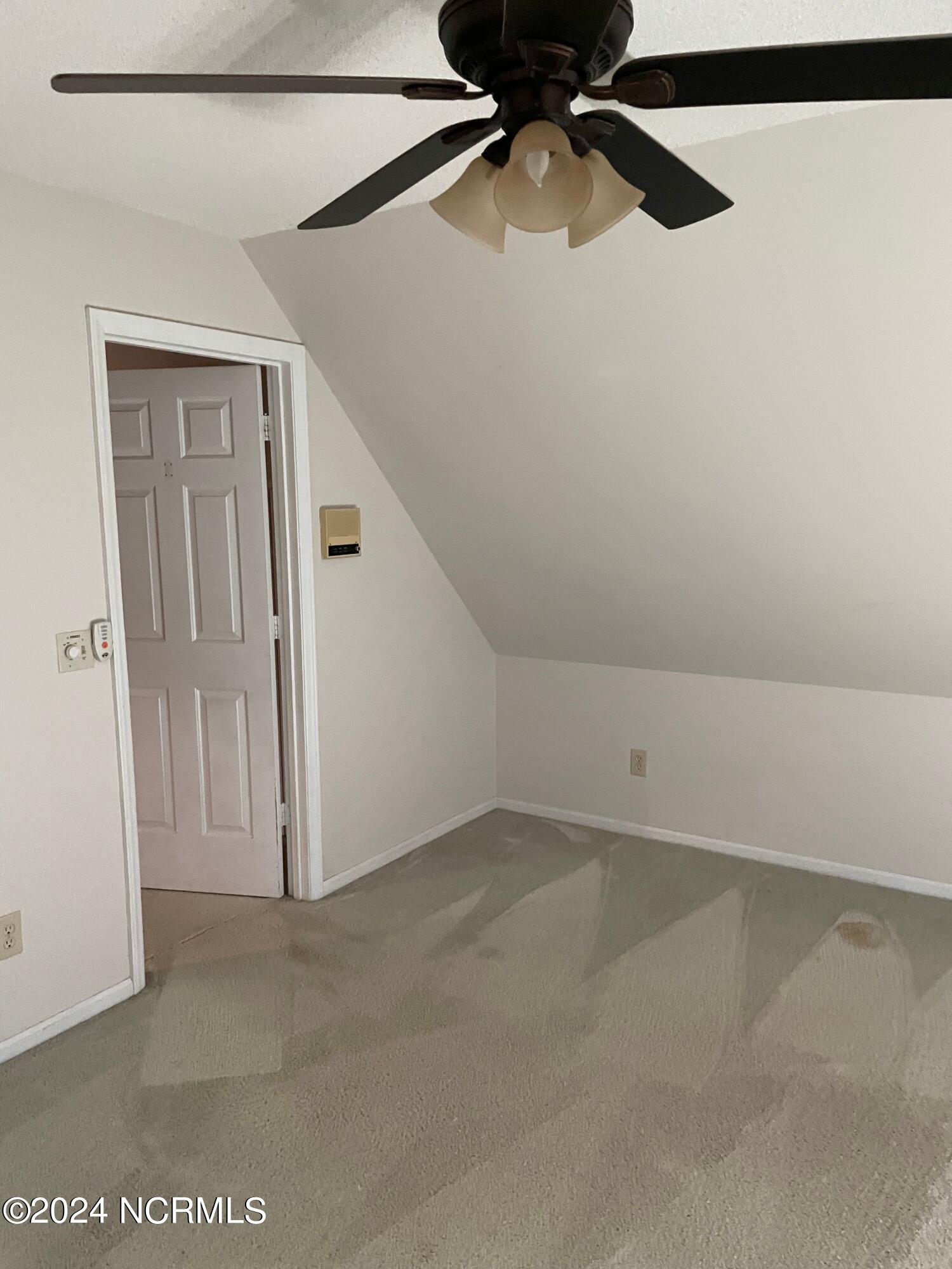 100560812 | Photo 32