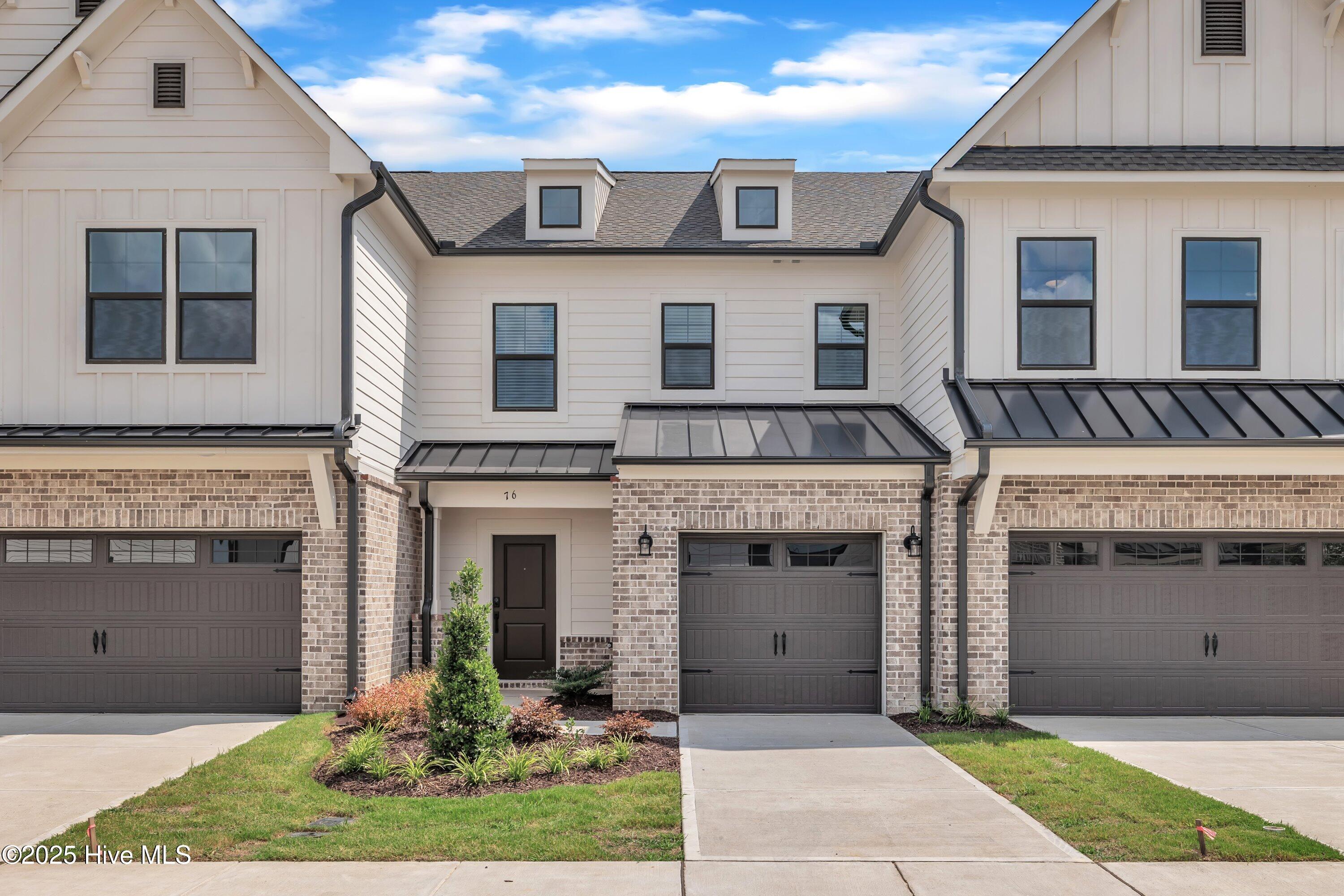 01-76 N District Ave-40