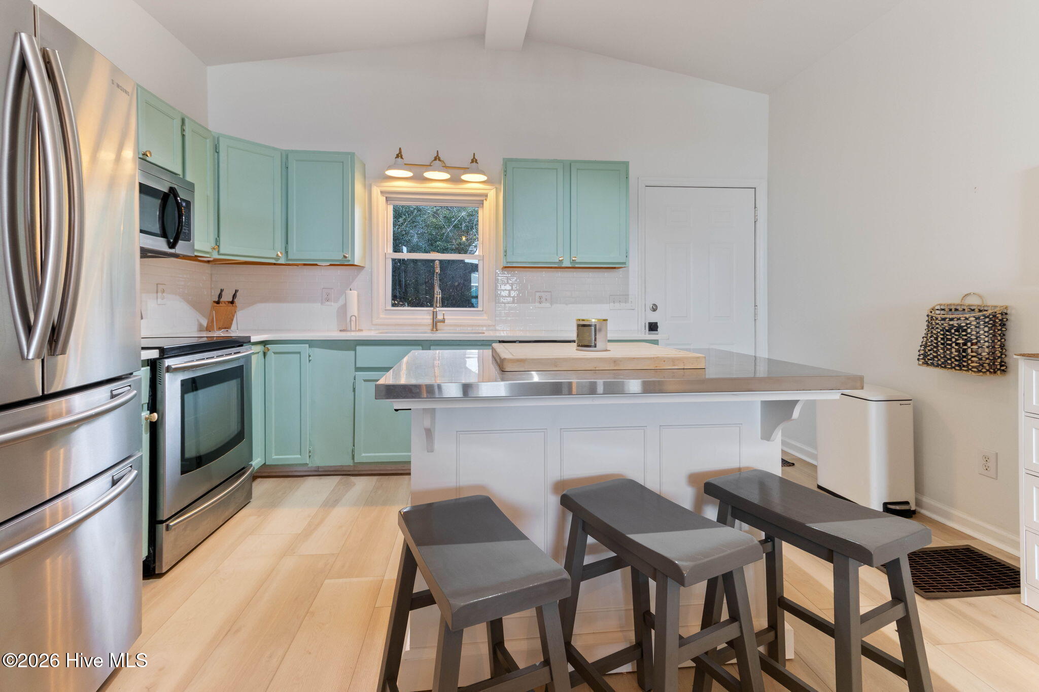 100555843 | Photo 16