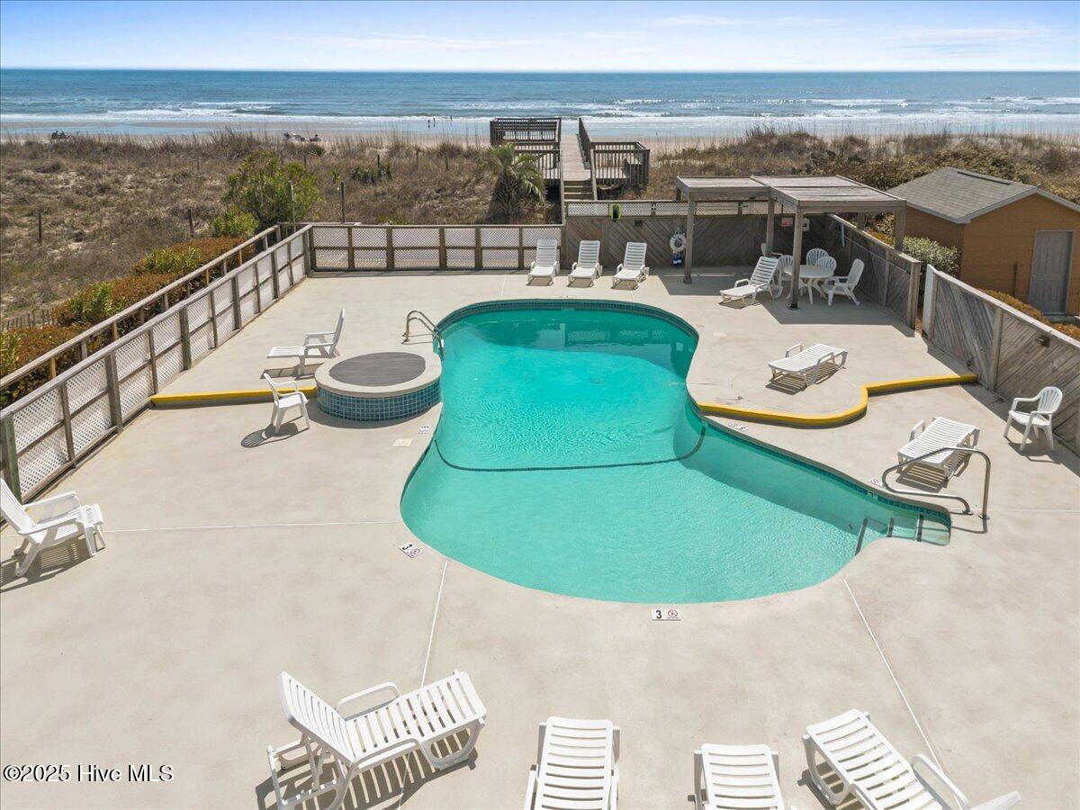 100501866 | Photo 11