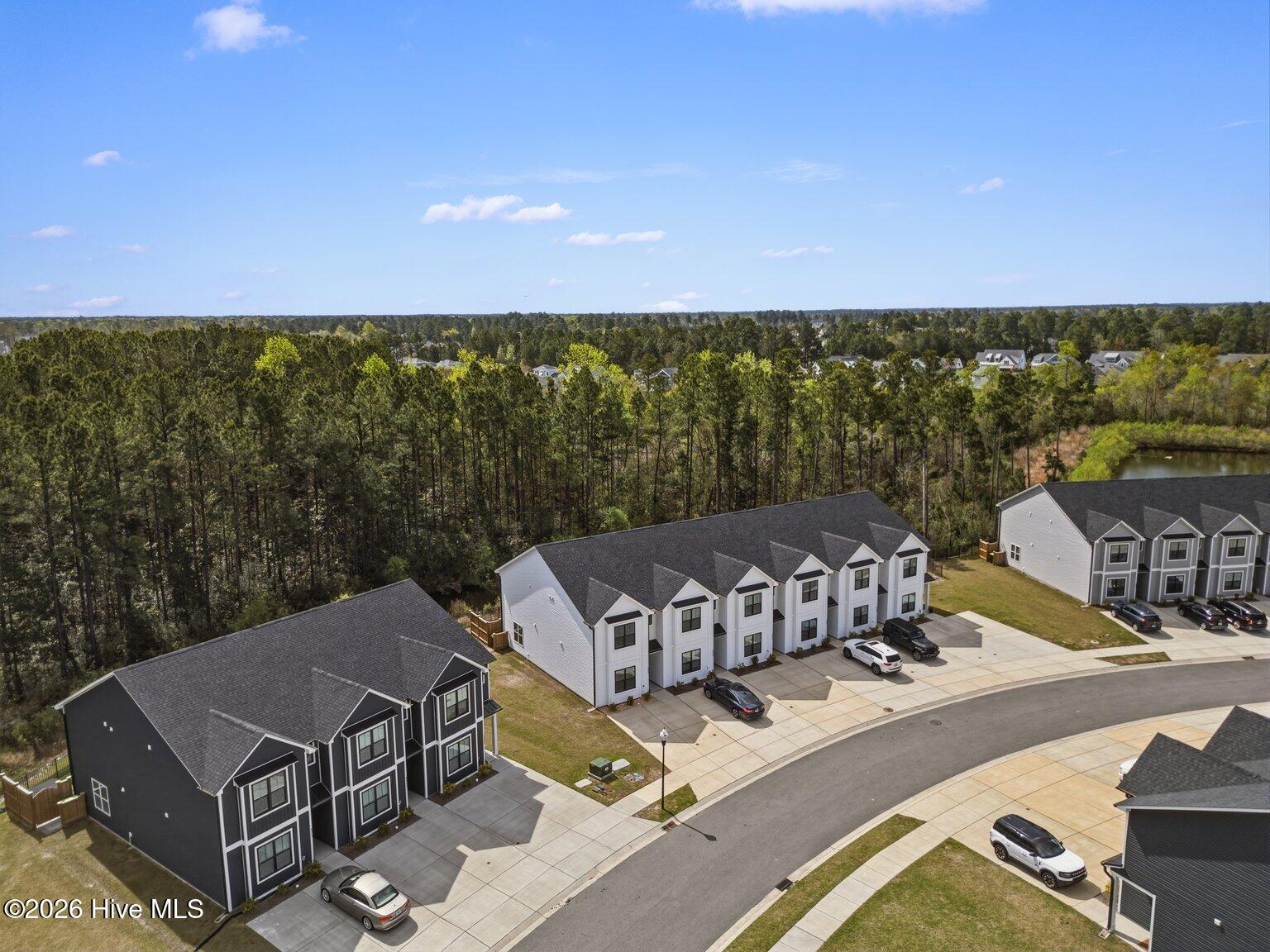 100565820 | Photo 37