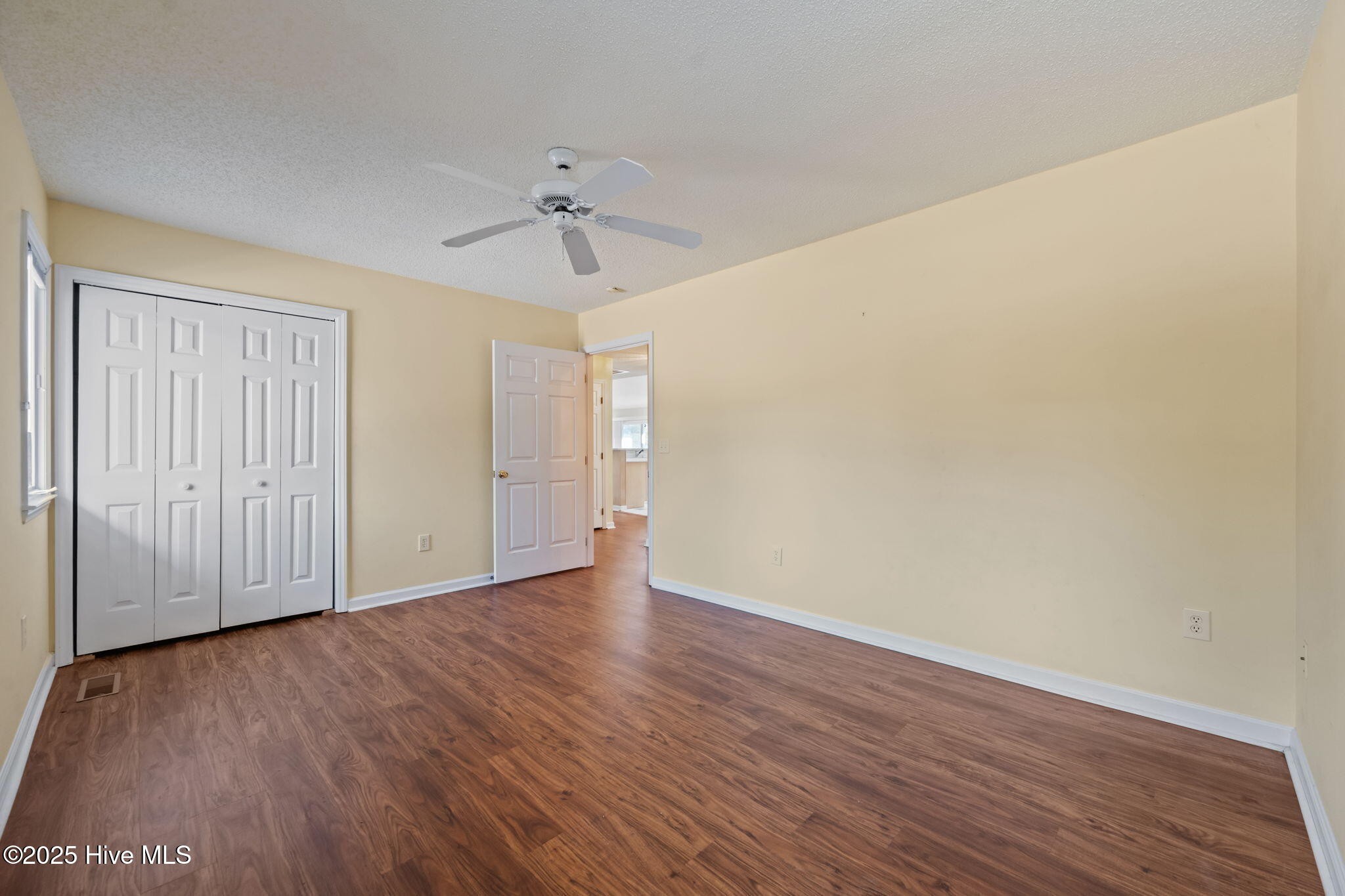 100542327 | Photo 39