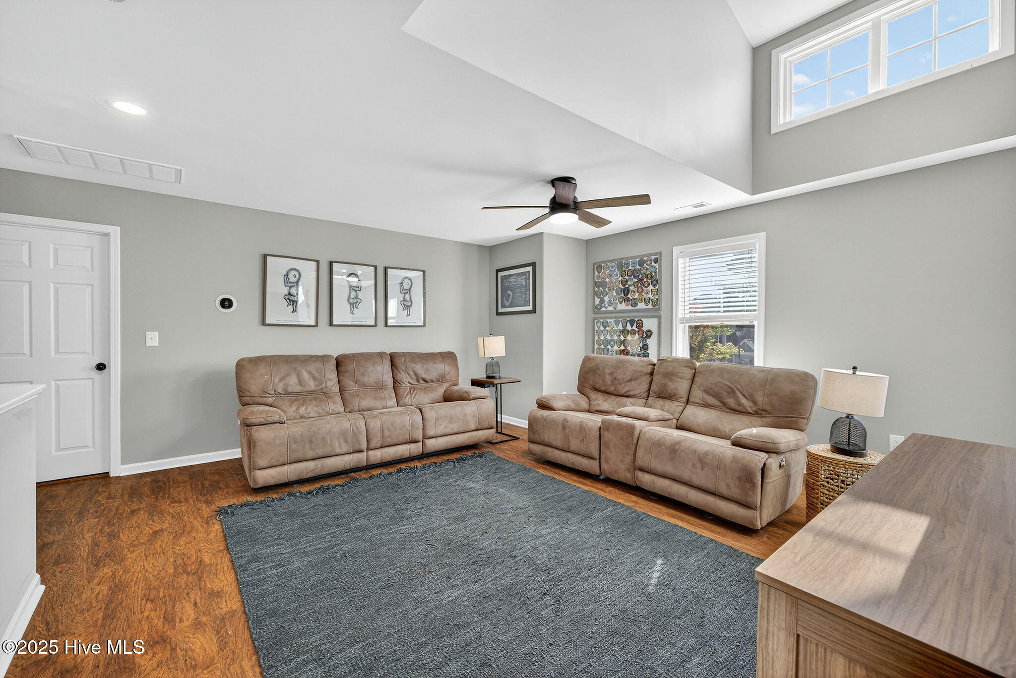 100537905 | Photo 21