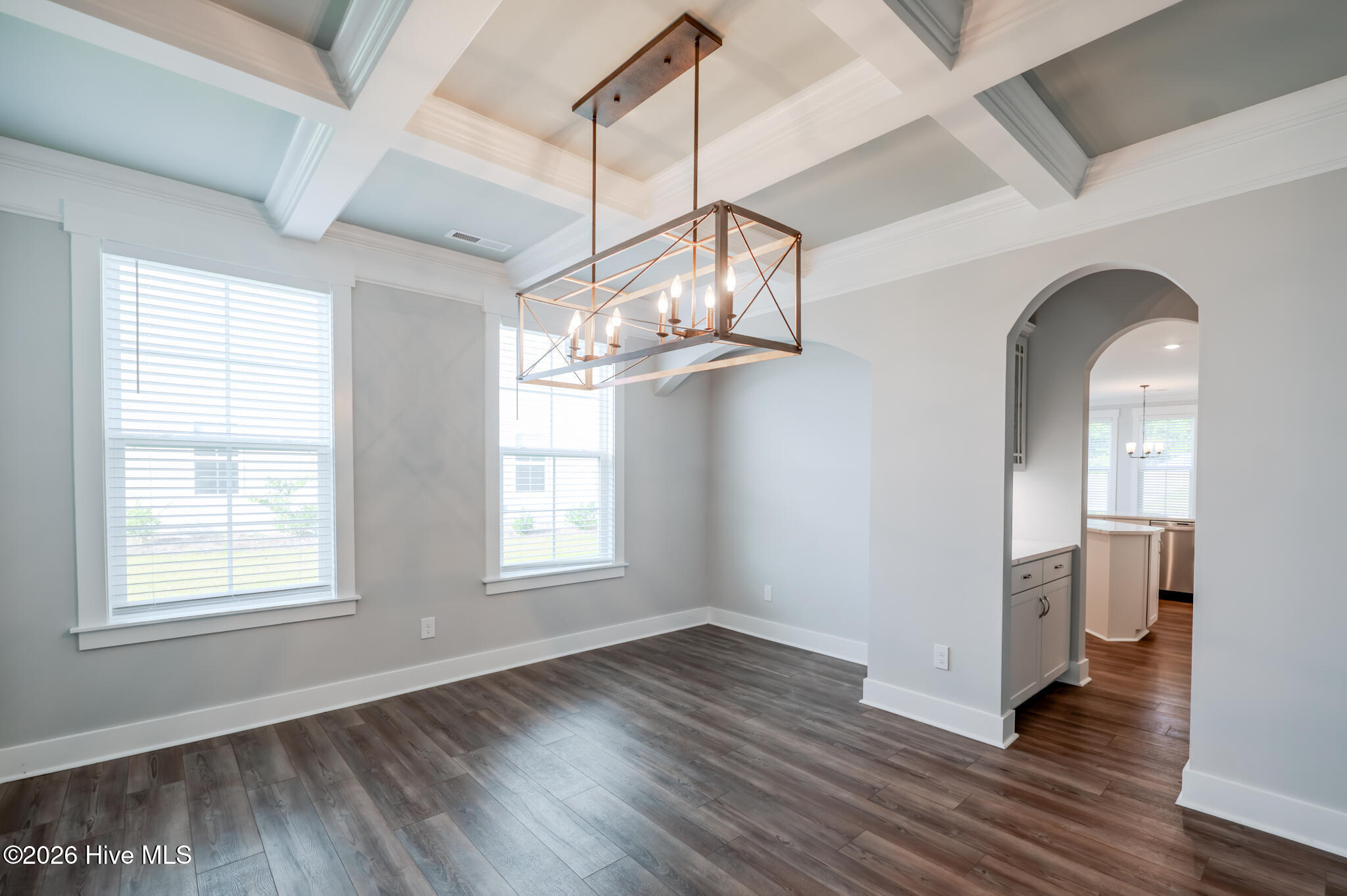 100567790 | Photo 17