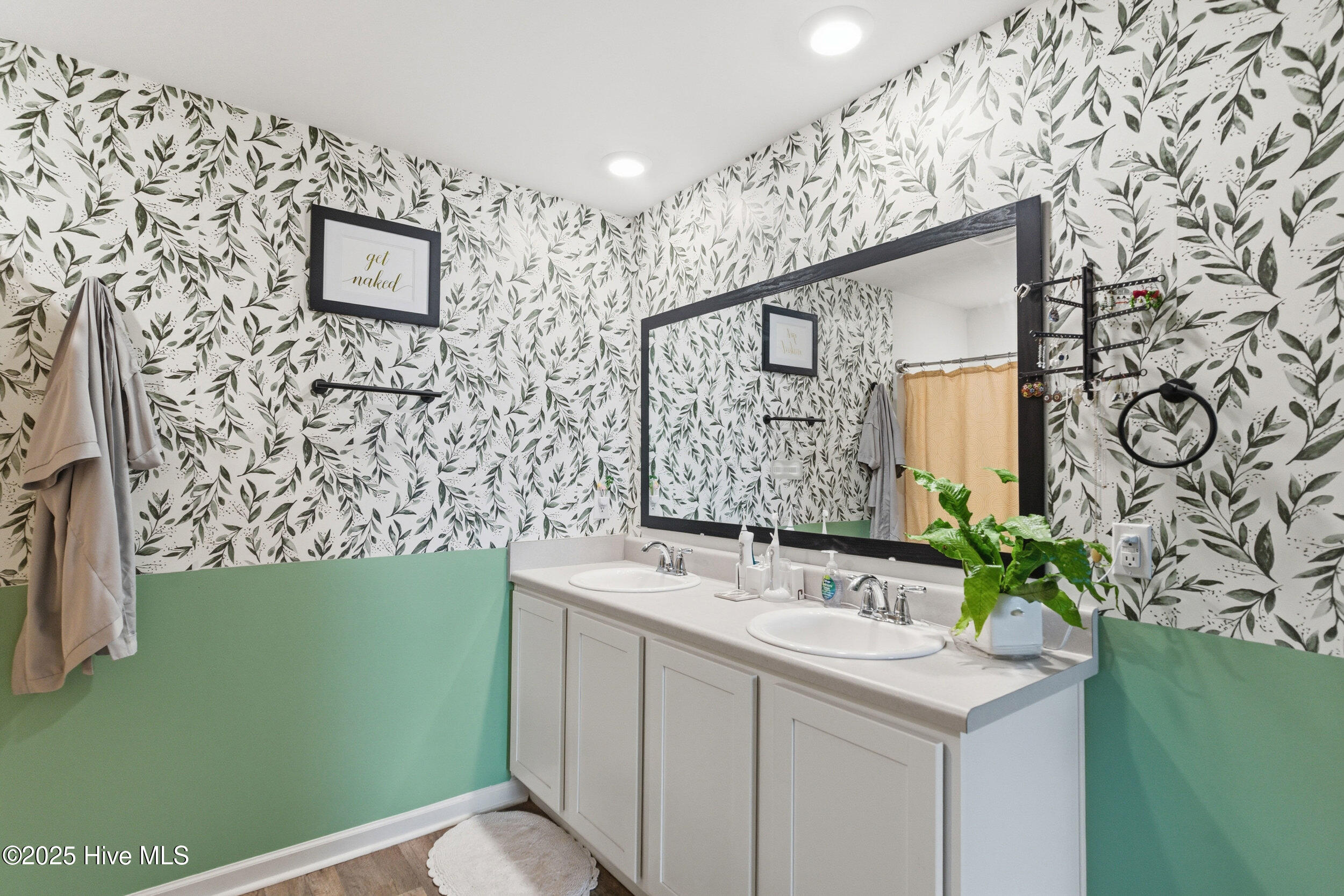 100539440 | Photo 16