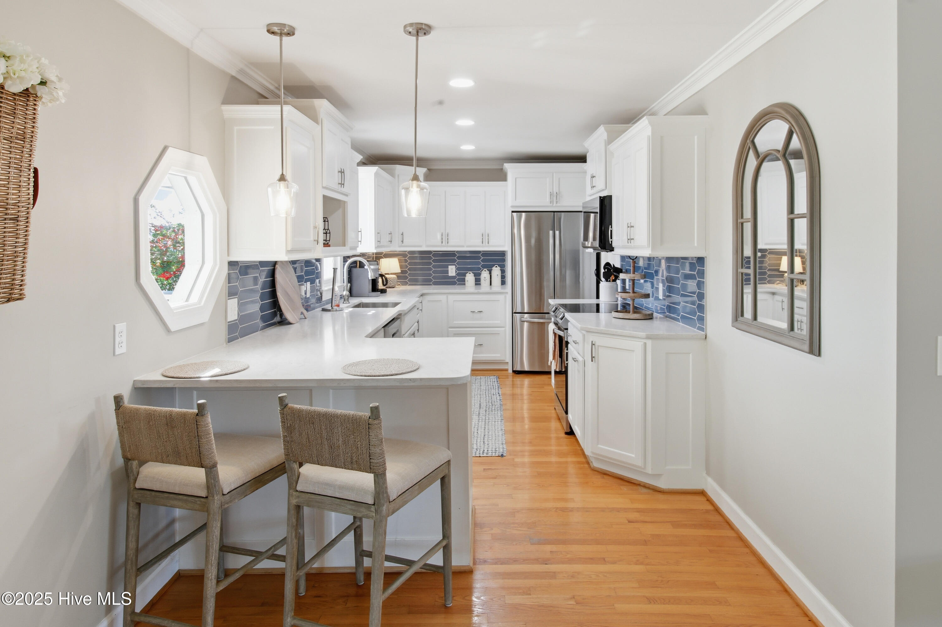 100557076 | Photo 17