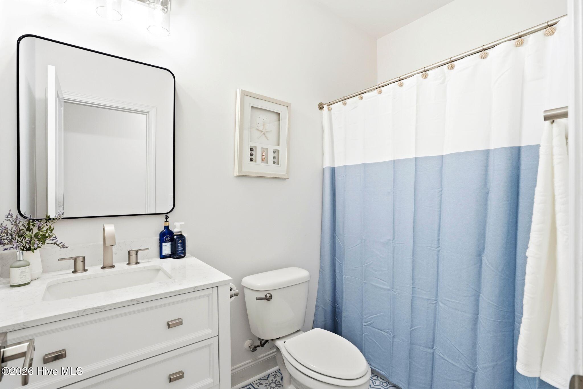 100566461 | Photo 42