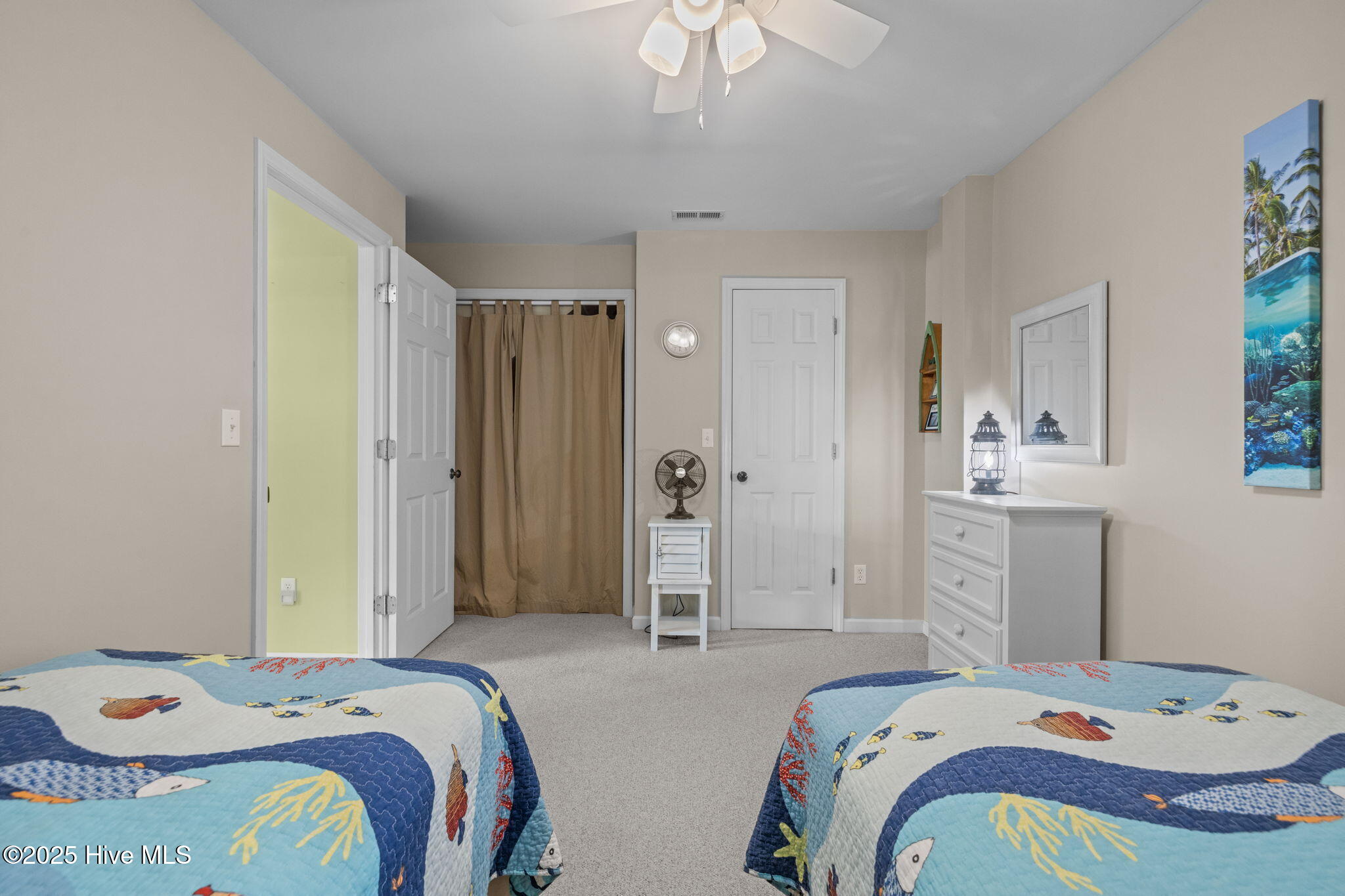 100542627 | Photo 41