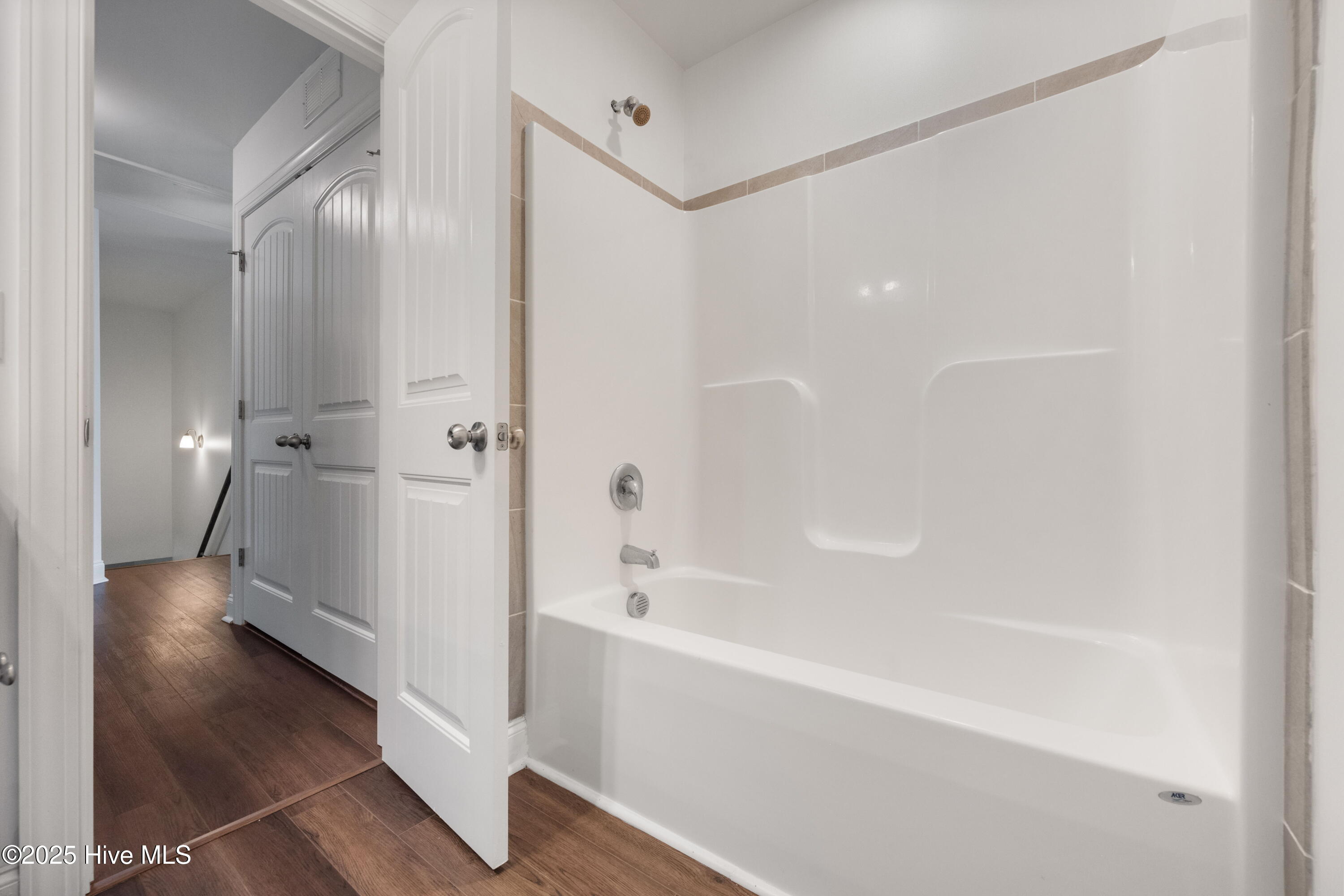 100546019 | Photo 30