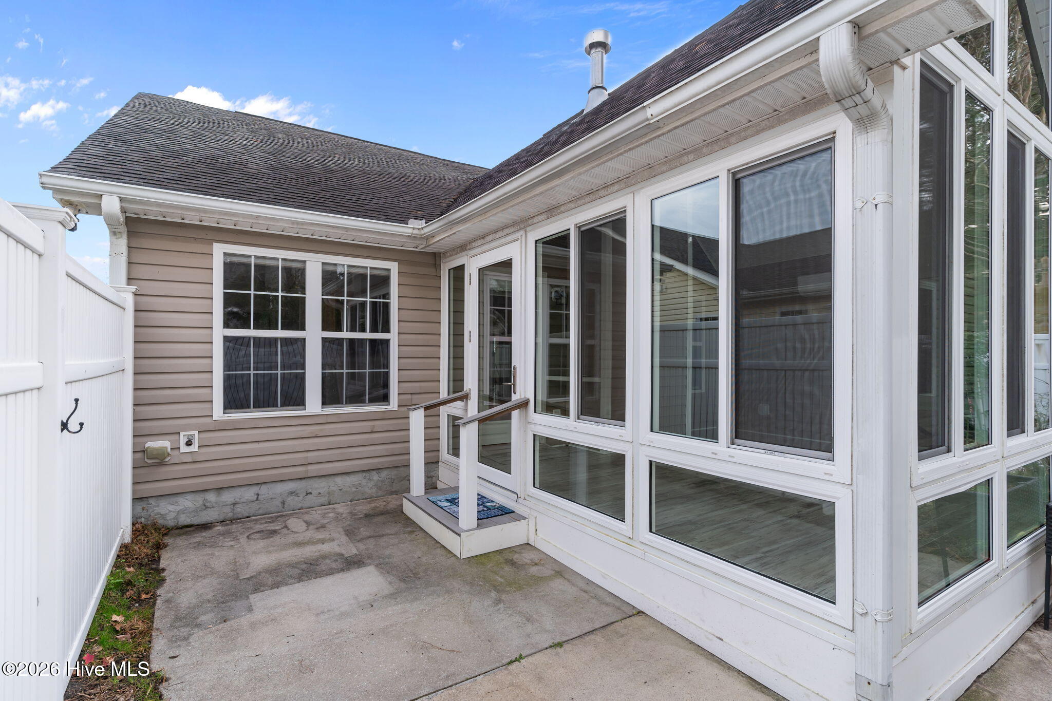 100549598 | Photo 37