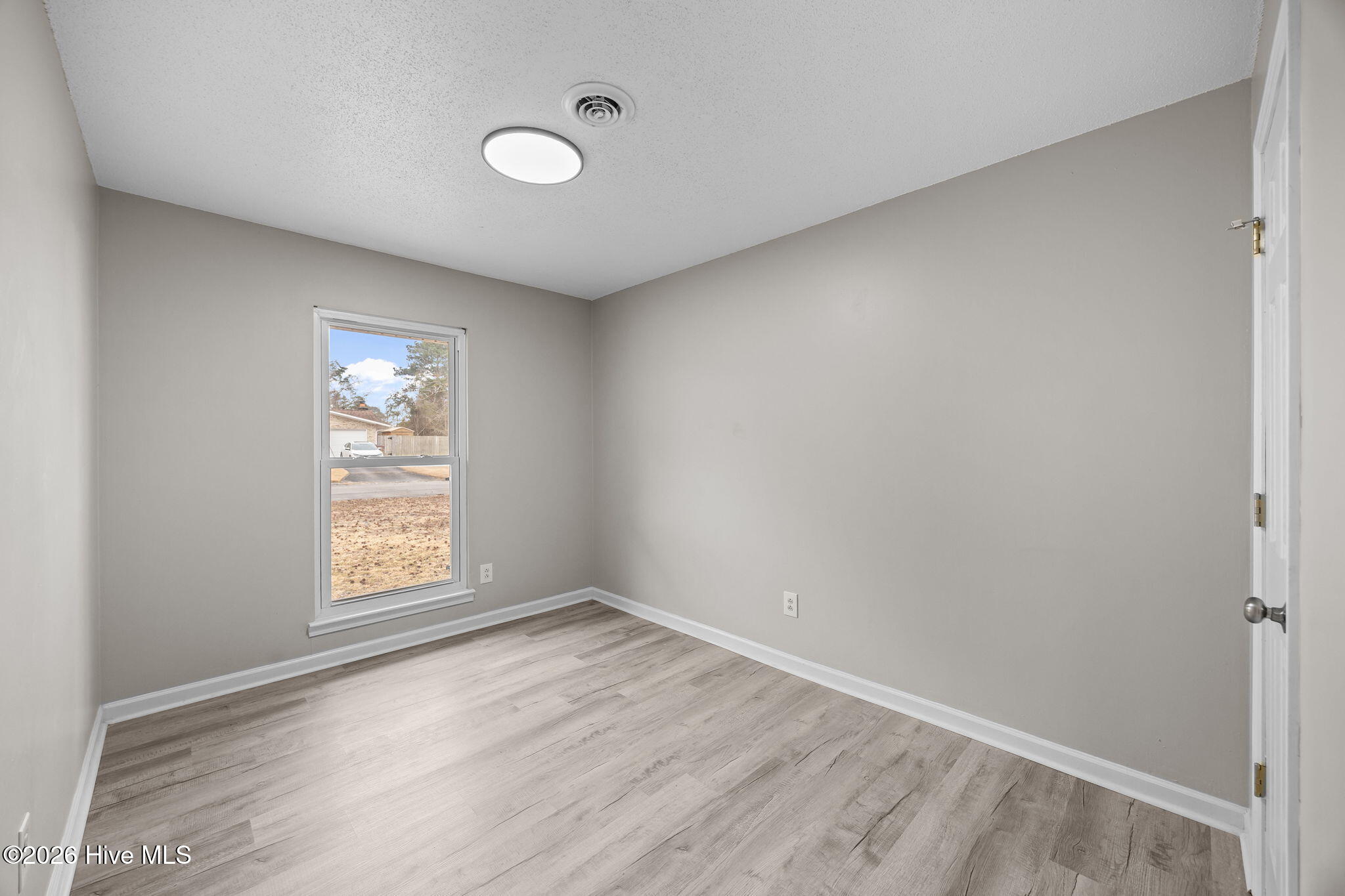 100552306 | Photo 26