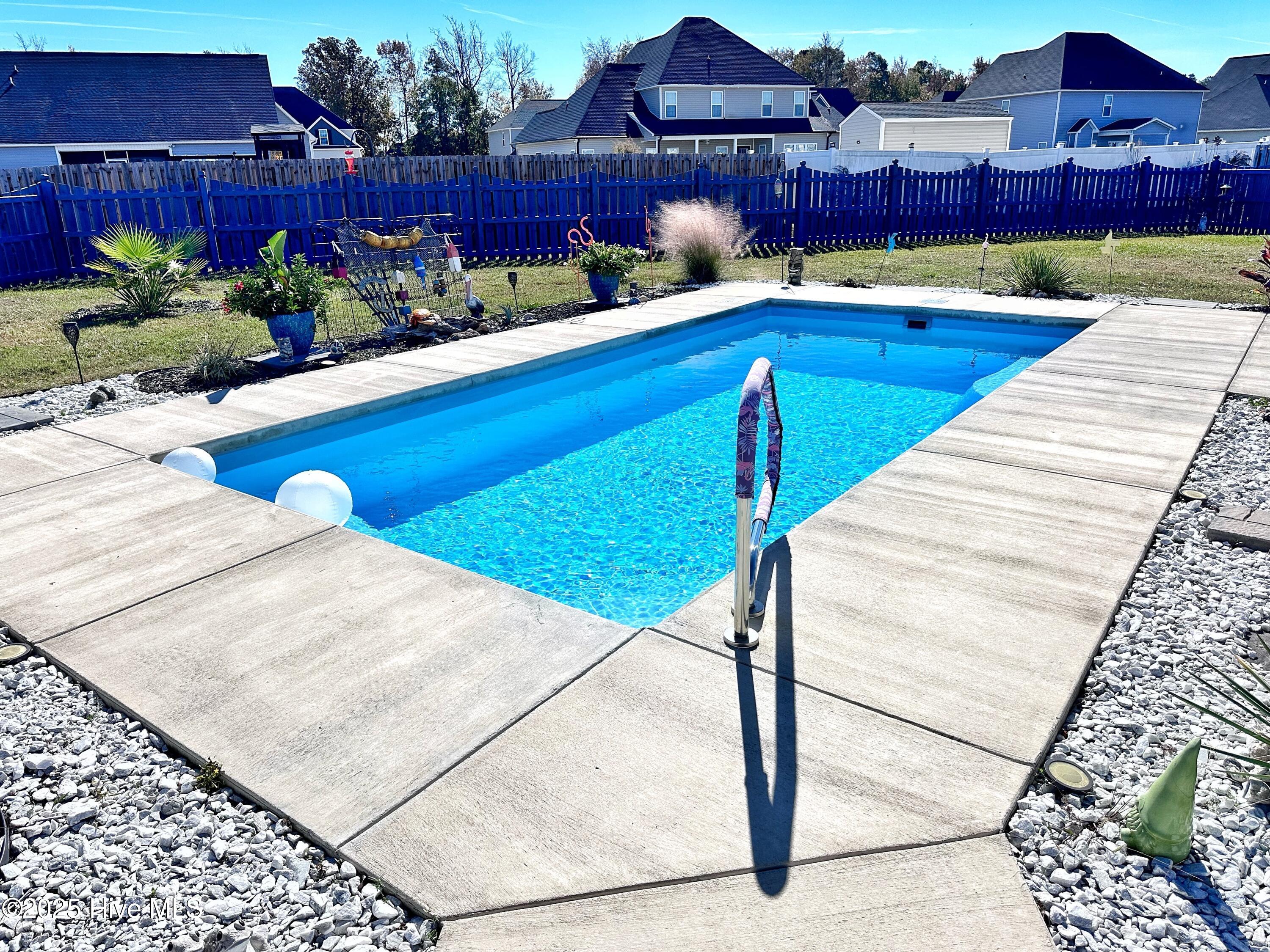 100540901 | Photo 78