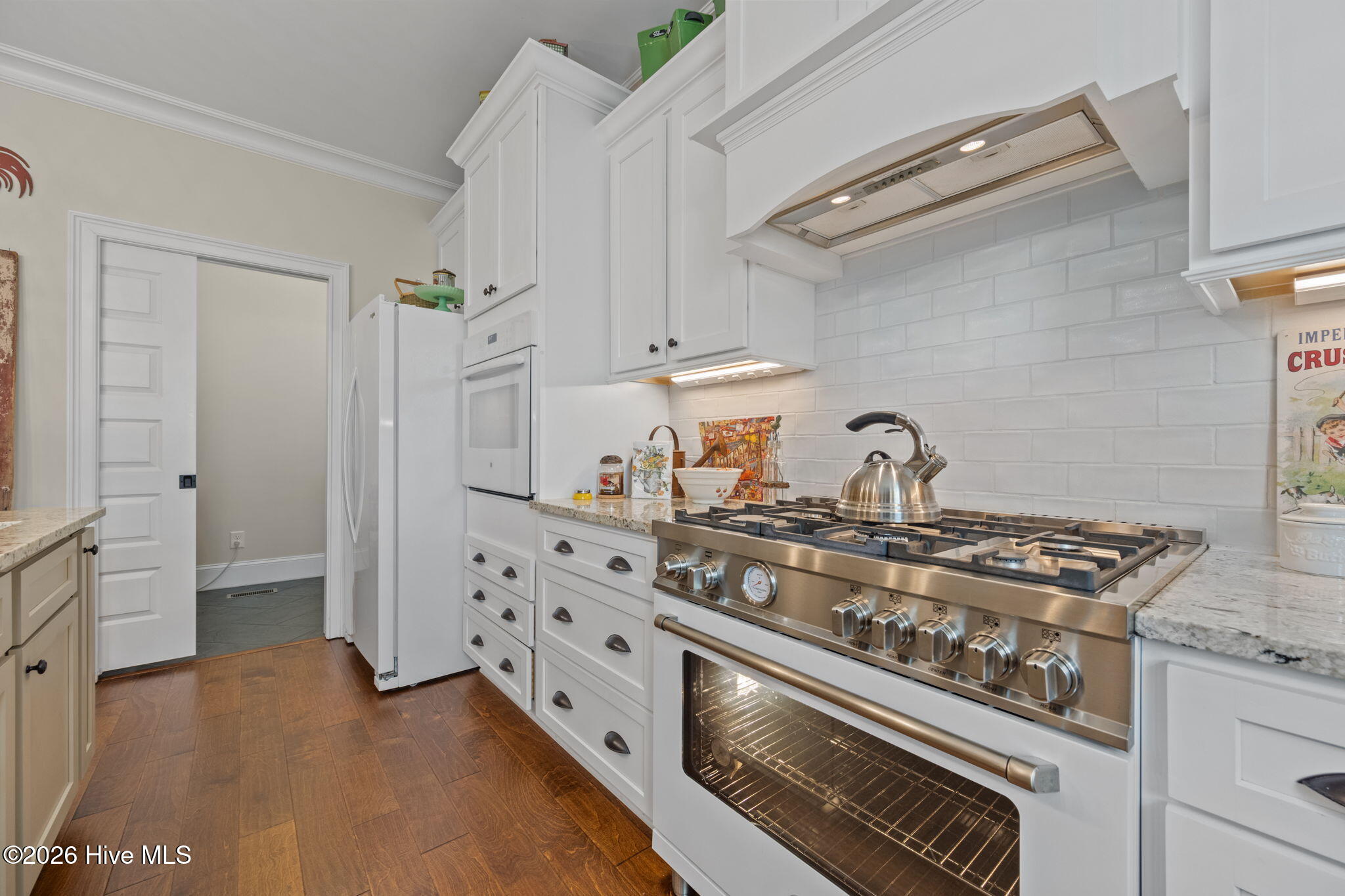 100546497 | Photo 32