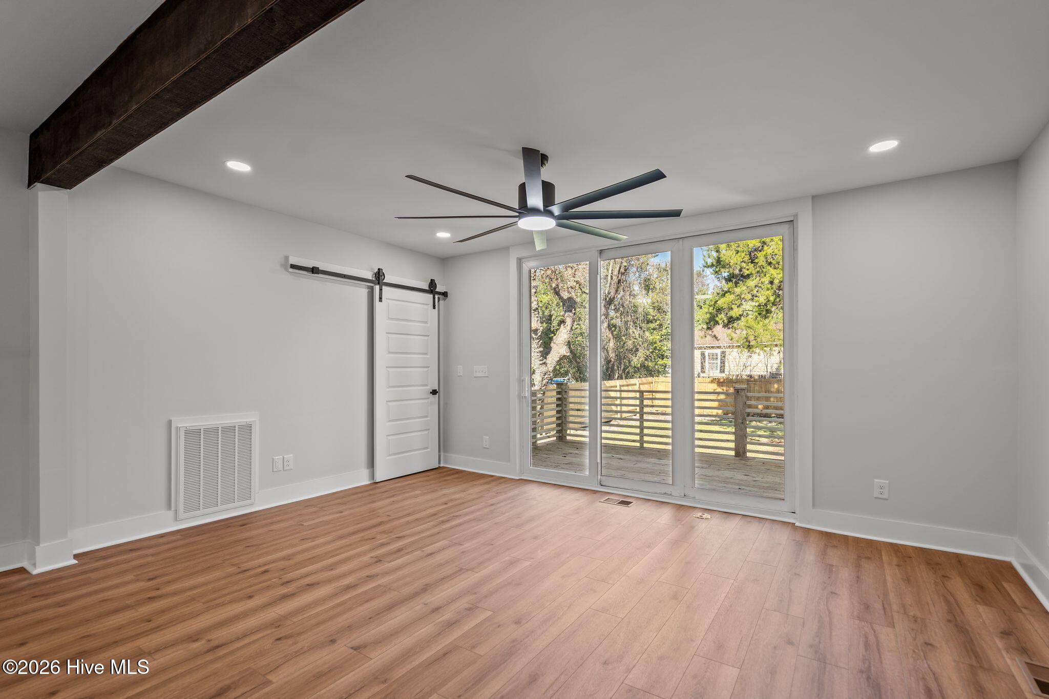 100550651 | Photo 20