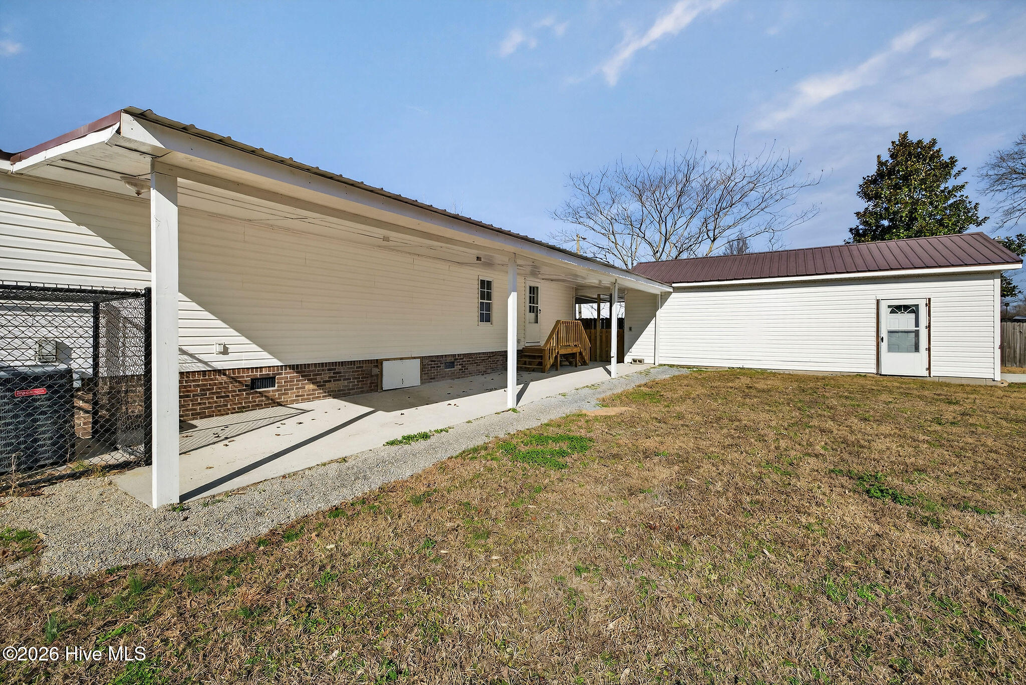 100548373 | Photo 36