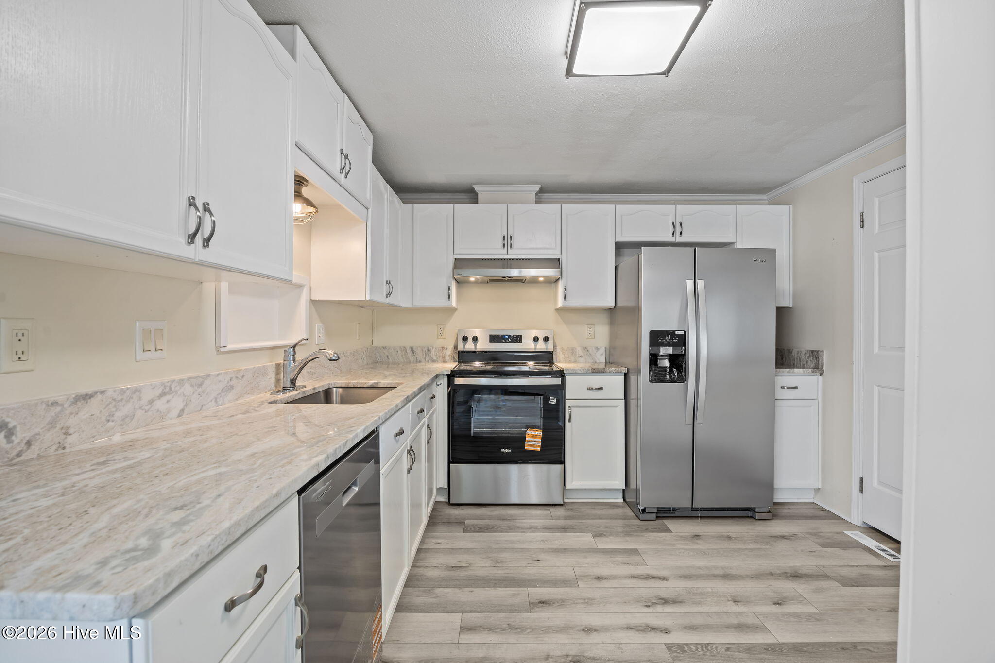 100564707 | Photo 12