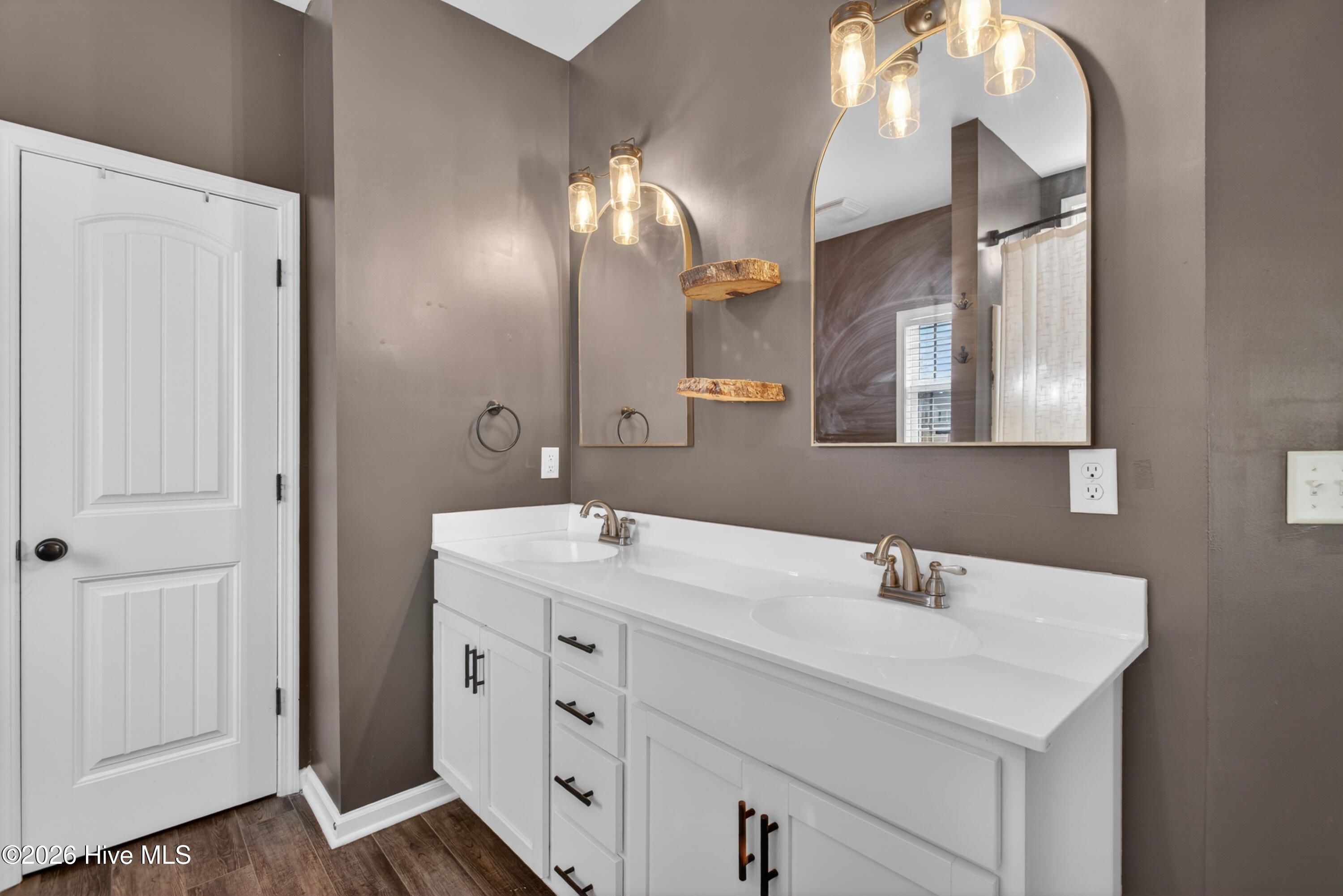 100566078 | Photo 20