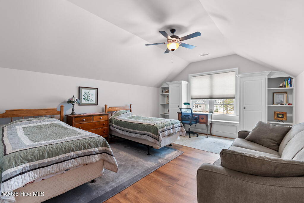 100558482 | Photo 61