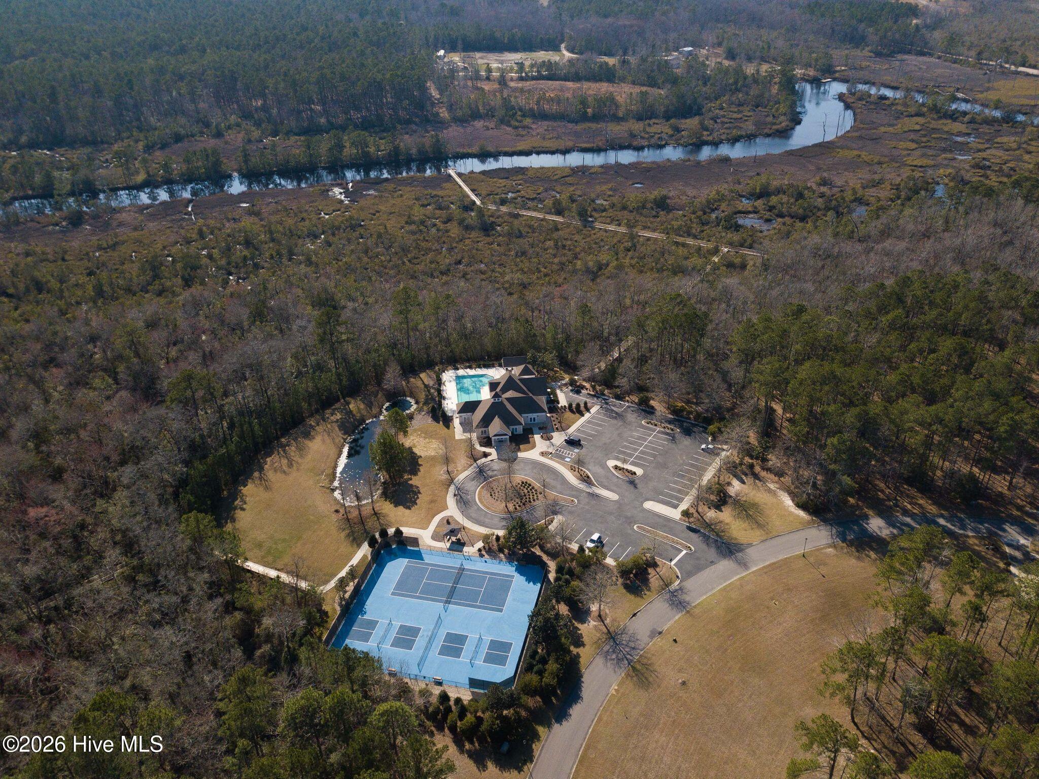 100561689 | Photo 58