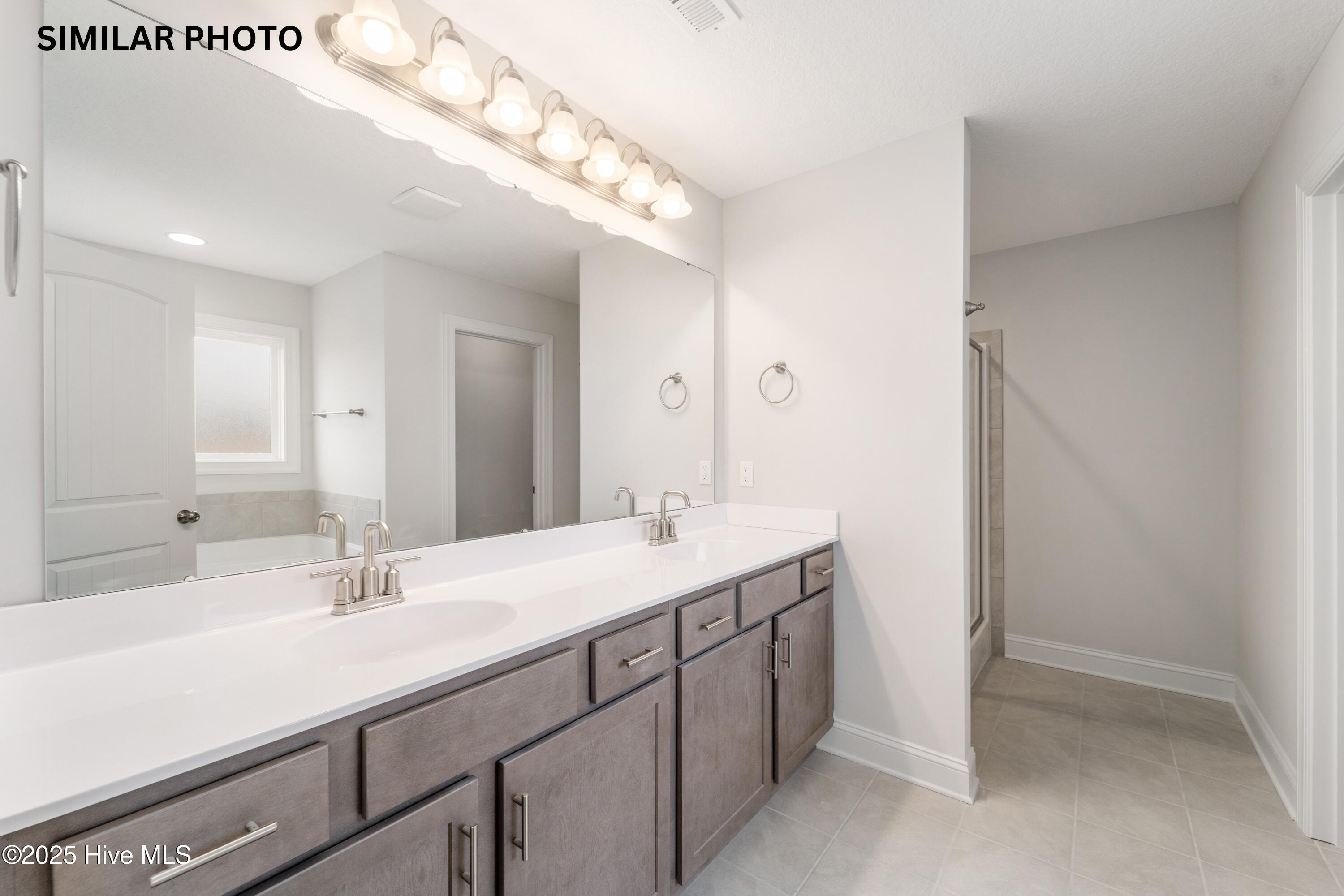 100521769 | Photo 29