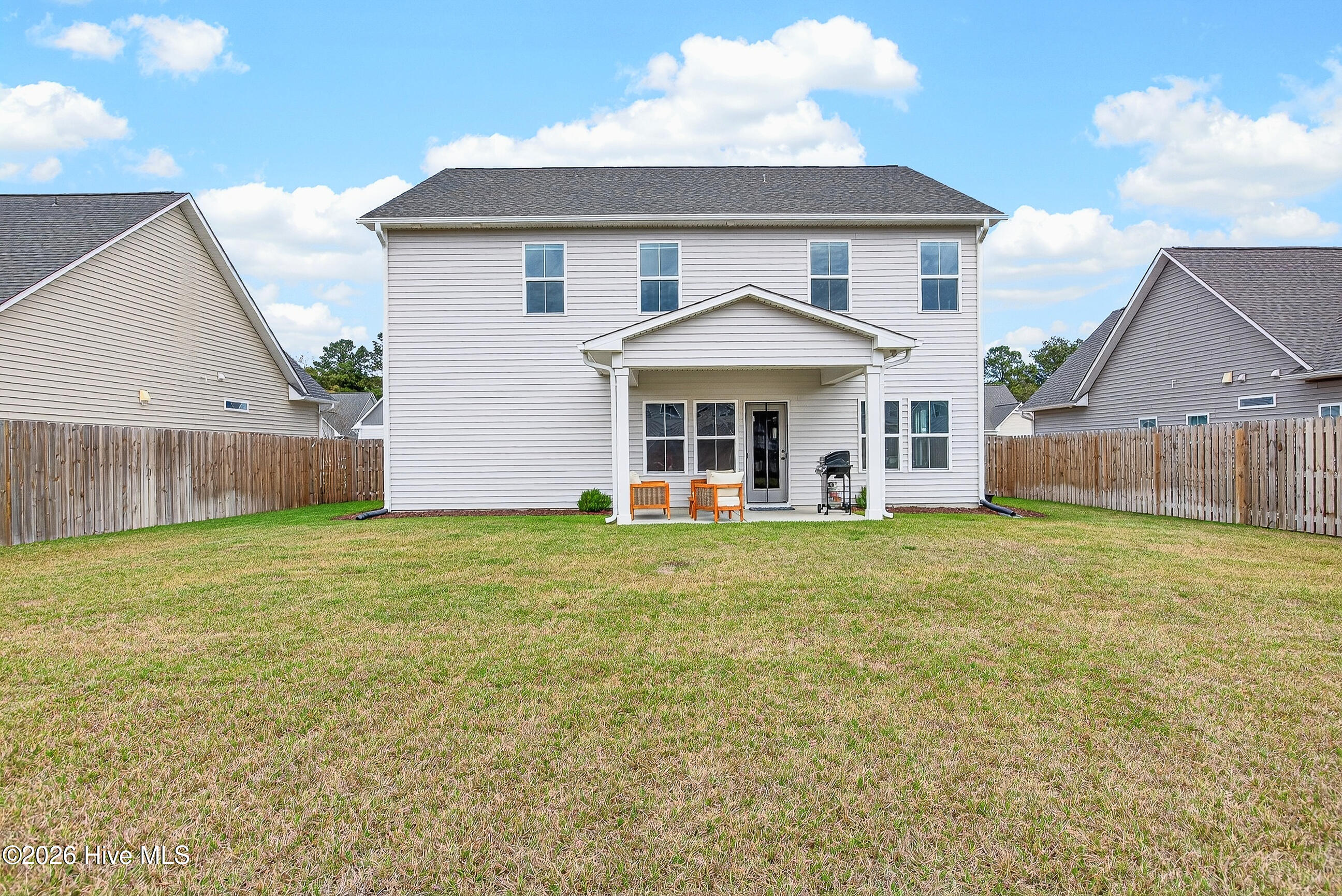 100563348 | Photo 40